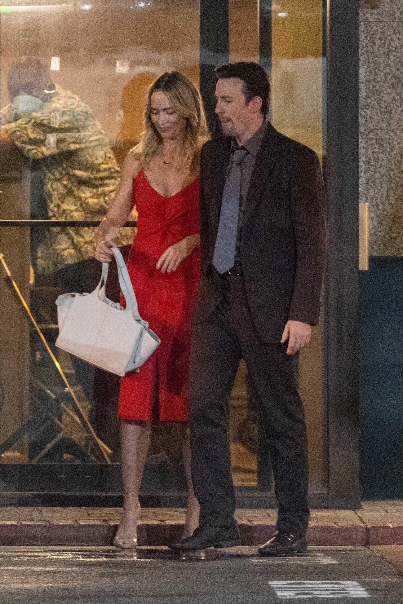 Chris_Evans_and_Emily_Blunt_film__Pain_Hustlers_2C_sep_15202215.jpg
