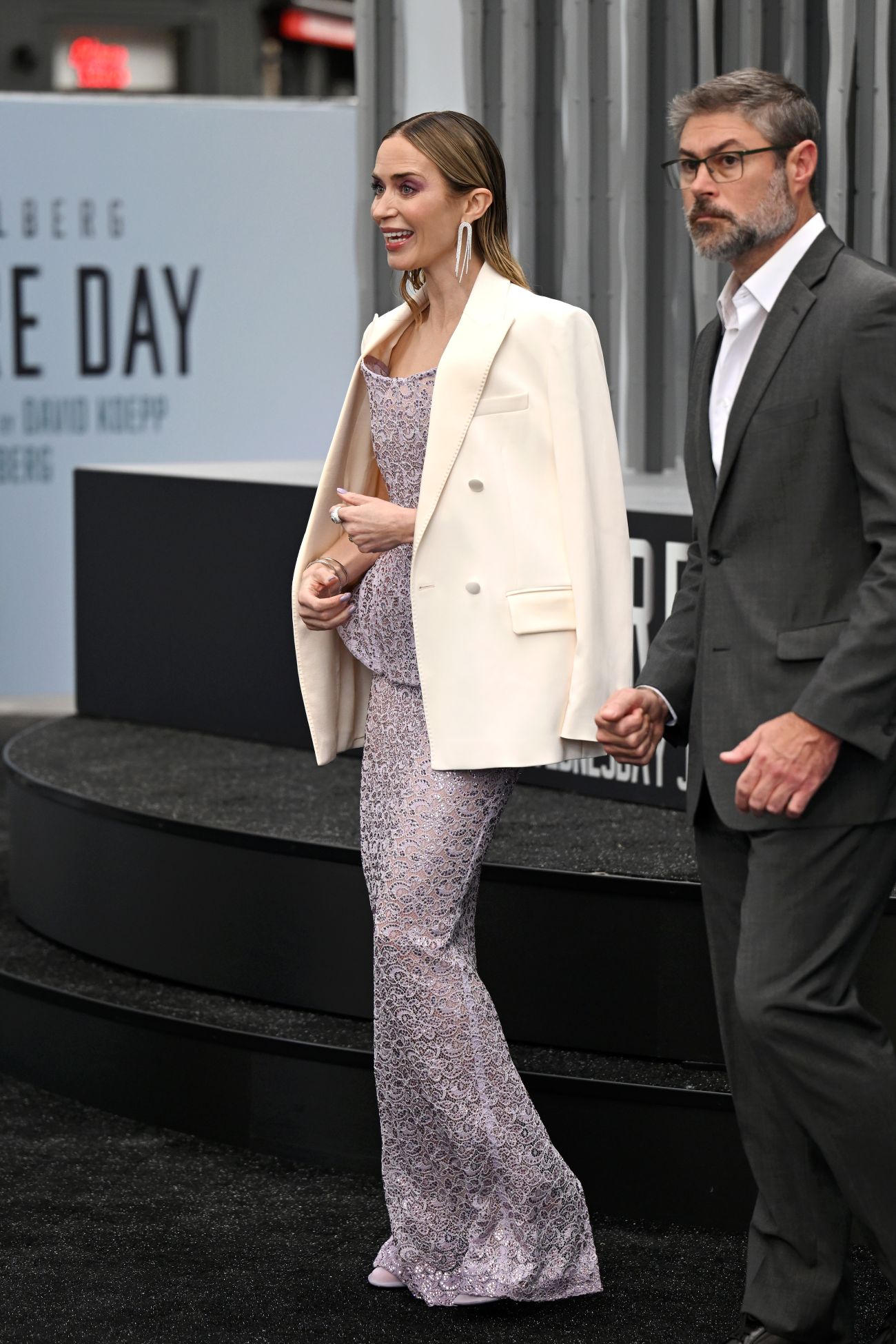 Emily_Blunt_-_2522Disclosure_Day2522_UK_Premiere_-_June_400031.jpg
