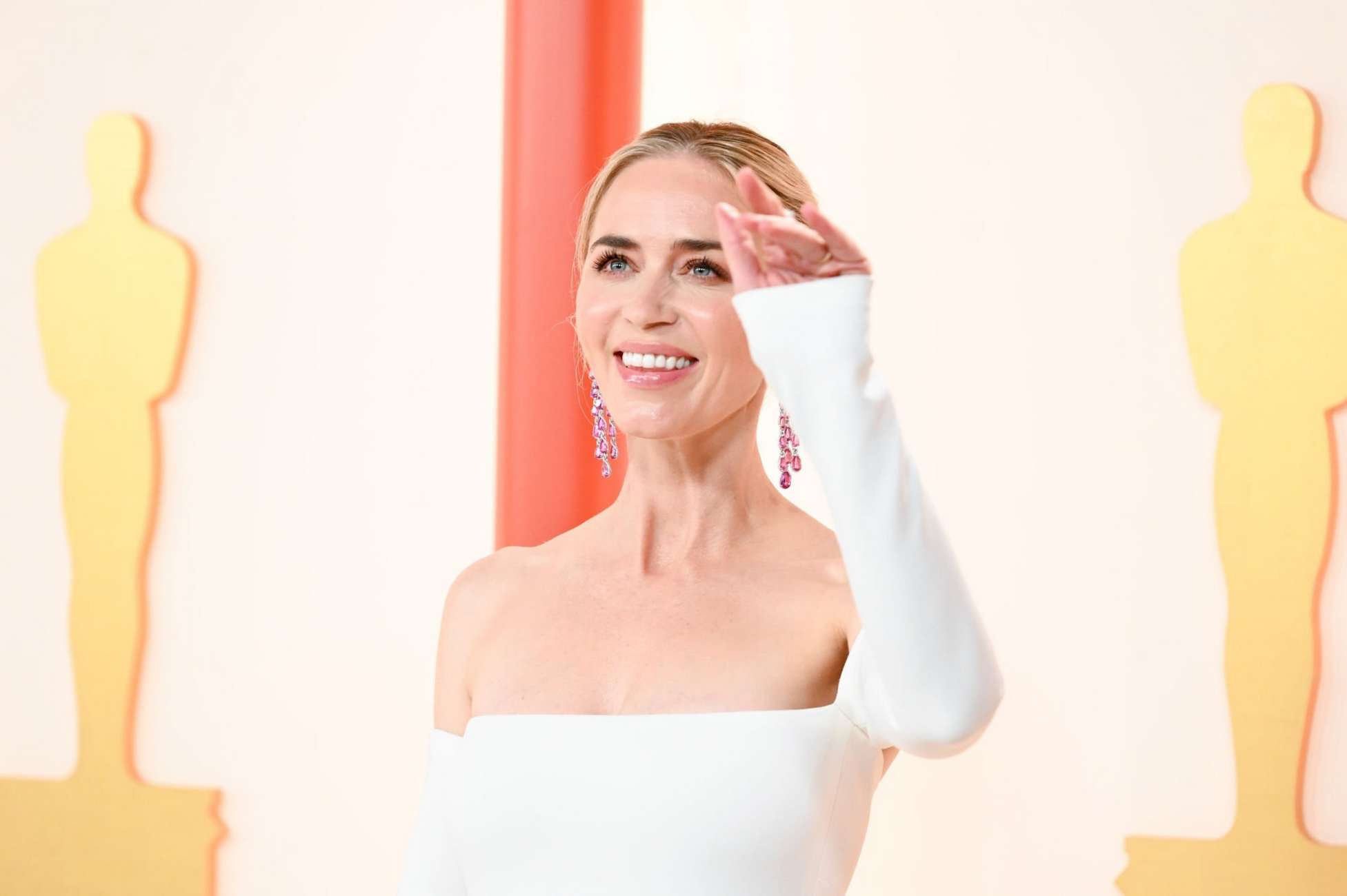 Emily_Blunt_-_95th_Annual_Academy_Awards_at_Dolby_Theatre_in_Los_Angeles_-_March_122C_202302.jpg