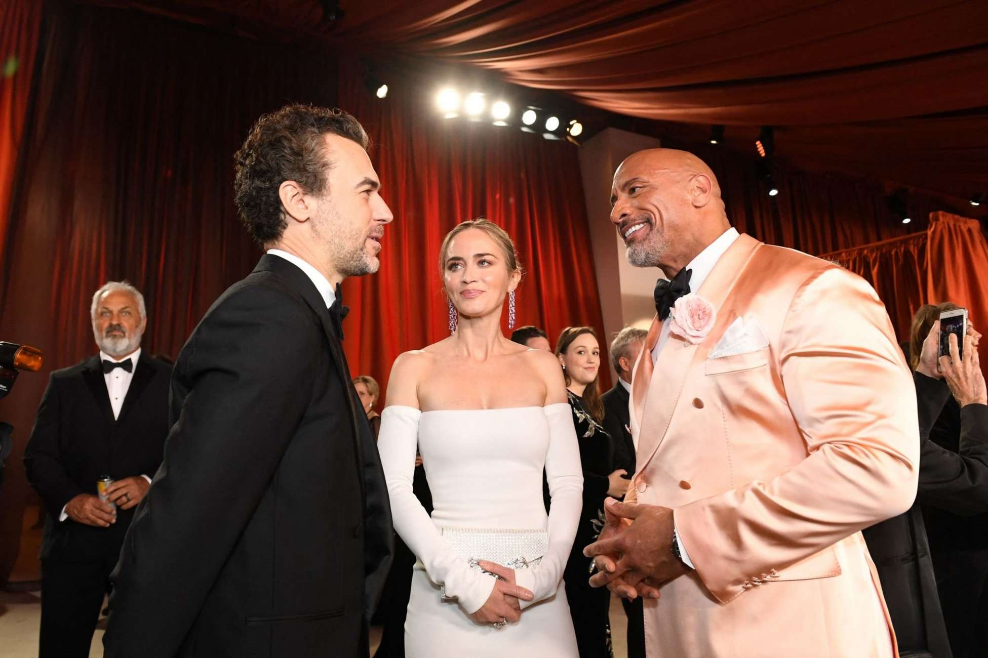 Emily_Blunt_-_95th_Annual_Academy_Awards_at_Dolby_Theatre_in_Los_Angeles_-_March_122C_202304.jpg