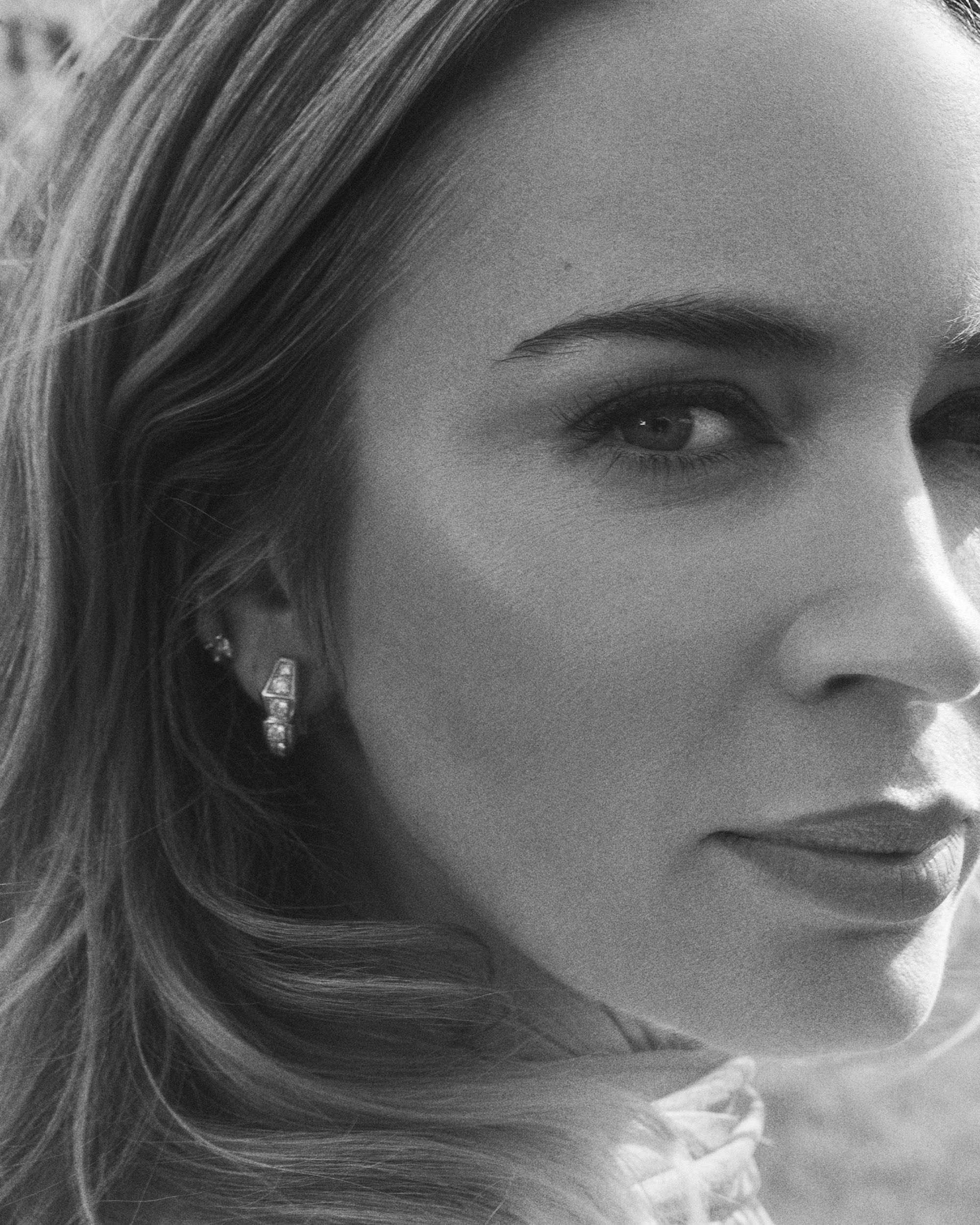 Emily_Blunt_-_Harper_s_Bazaar_UK_-_JulyAugust_202306.jpg