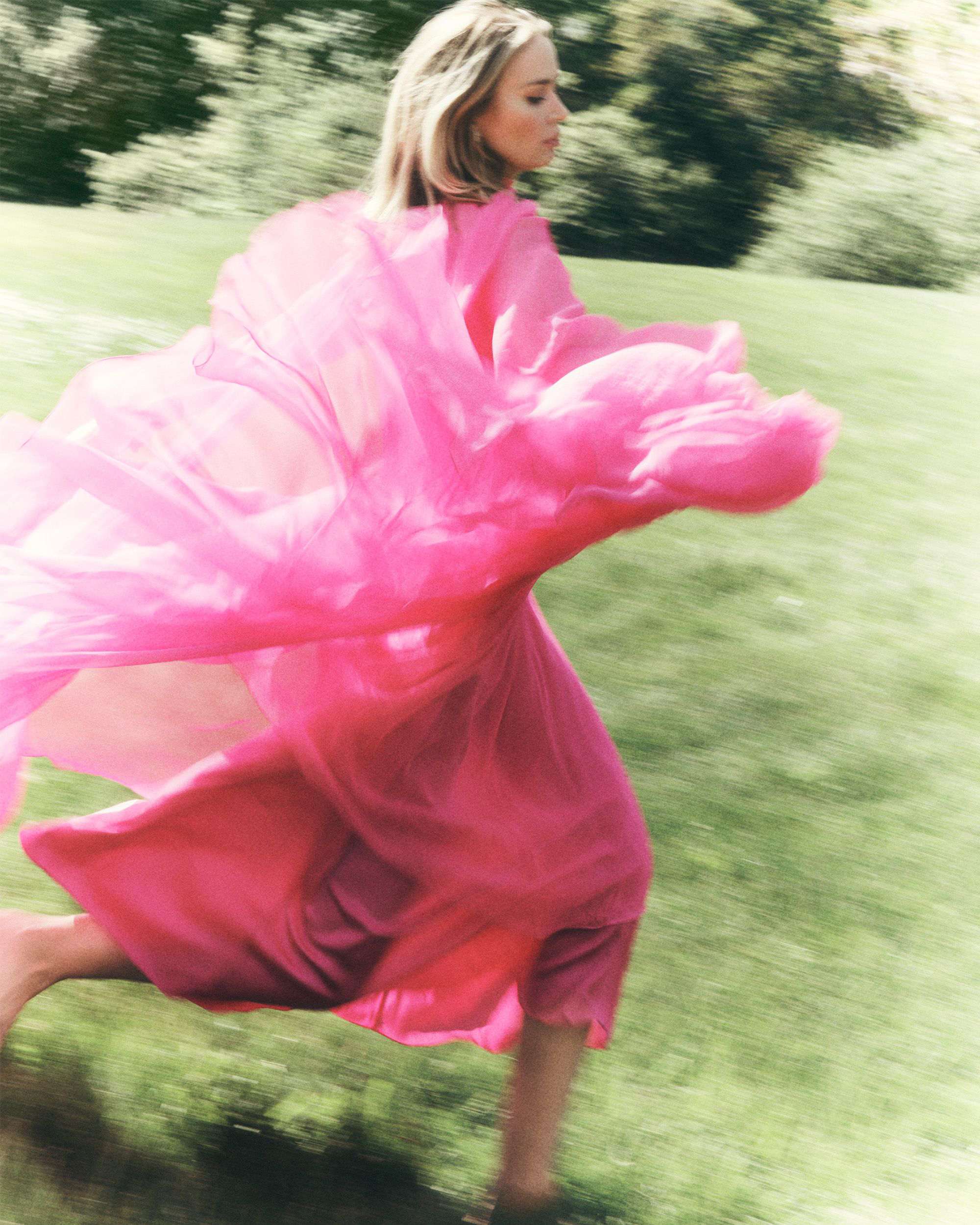 Emily_Blunt_-_Harper_s_Bazaar_UK_-_JulyAugust_202307.jpg