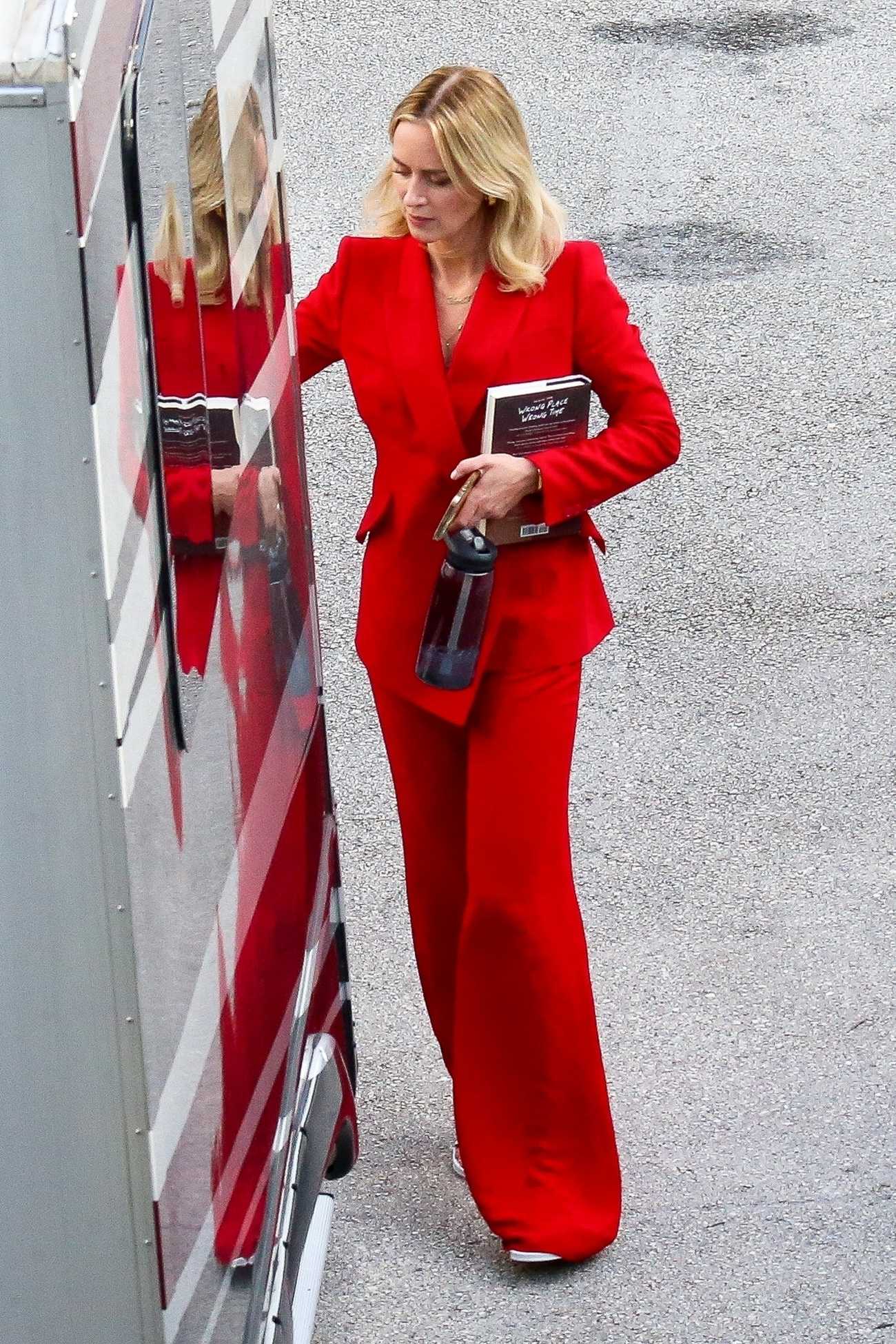 Emily_Blunt_-_Seen_on_the_set_of__The_Pain_Hustlers__filming_in_Miami2C_August_292C_202204.jpg