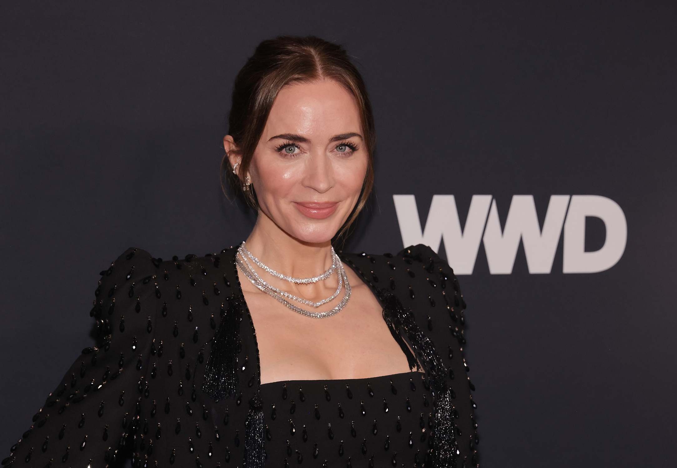 Emily_Blunt_-_The_2026_WWD_Style_Award_in_Santa_Monica2C_California_-_January_92C_2026_06.jpg