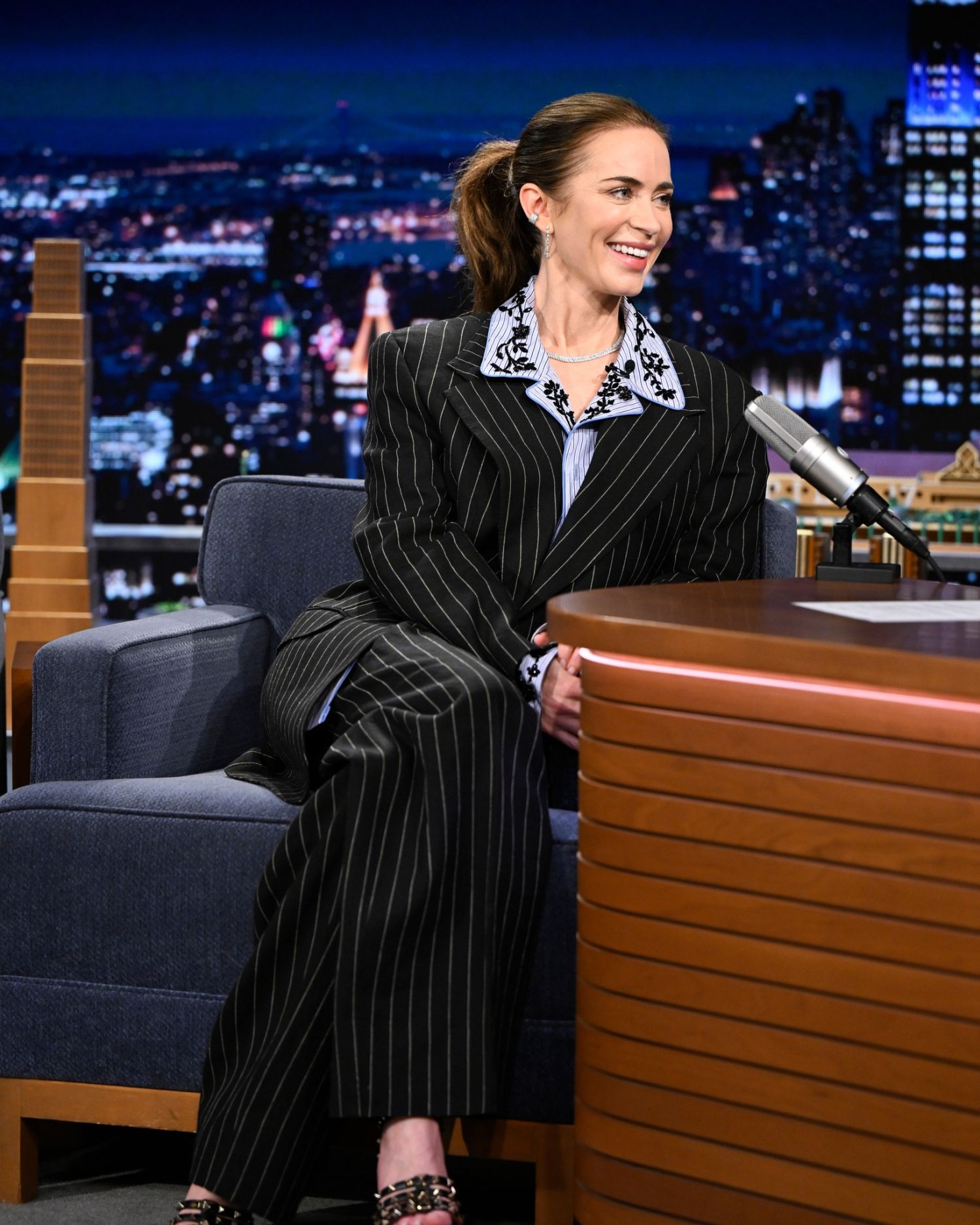 emily_blunt_-_the_tonight_show_starring_jimmy_fallon_04-28-2026__6.jpg