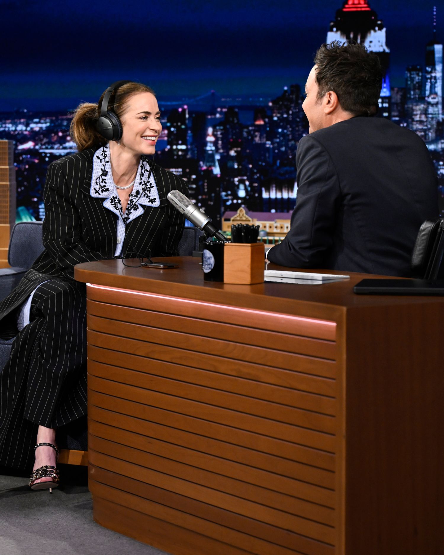 emily_blunt_-_the_tonight_show_starring_jimmy_fallon_04-28-2026__7.jpg
