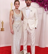 Emily_Blunt_-_96th_Annual_Academy_Awards_in_Los_Angeles_-_March_102C_2024_02.jpg