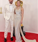 Emily_Blunt_-_96th_Annual_Academy_Awards_in_Los_Angeles_-_March_102C_2024_05.jpg