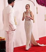 Emily_Blunt_-_96th_Annual_Academy_Awards_in_Los_Angeles_-_March_102C_2024_13.jpg