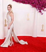 Emily_Blunt_-_96th_Annual_Academy_Awards_in_Los_Angeles_-_March_102C_2024_14.jpg