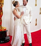 Emily_Blunt_-_96th_Annual_Academy_Awards_in_Los_Angeles_-_March_102C_2024_21.jpg