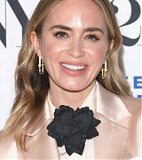 Emily_Blunt_-__Oppenheimer__discussion_at_92NY_in_New_York_-_February_62C_2024_07.jpg