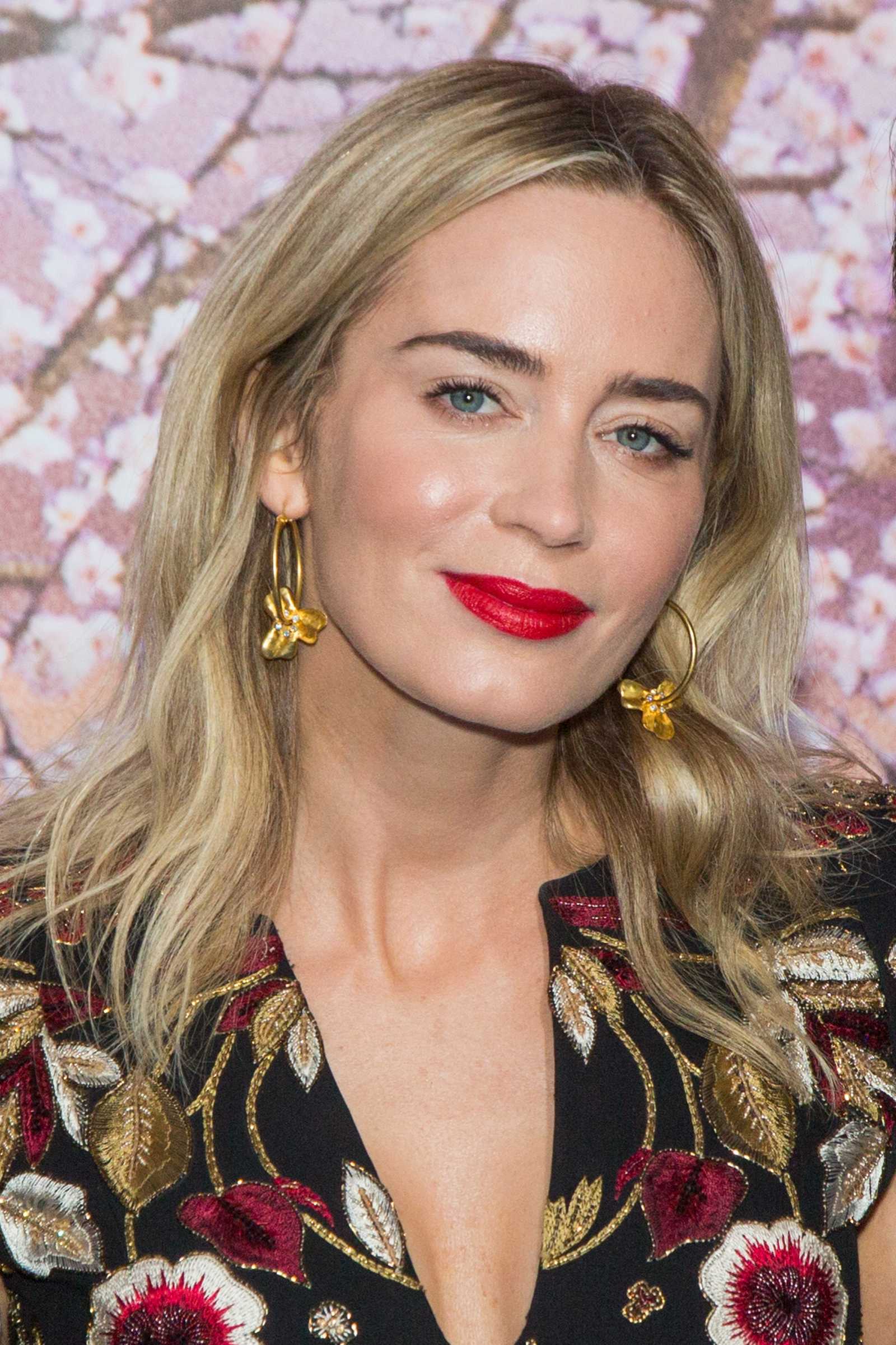 Emily_Blunt_-22Mary_Poppins_Returns22_Paris_Gala_Screening_12102018-03.jpg