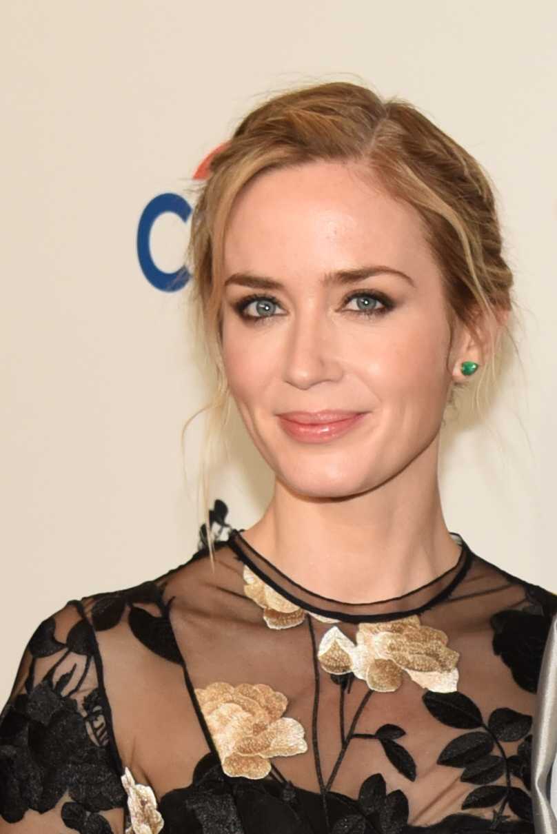 Emily_Blunt_-_2018_TIME_100_Gala_in_New_York_City2C_NY_-_April_242C_2018-01.jpg