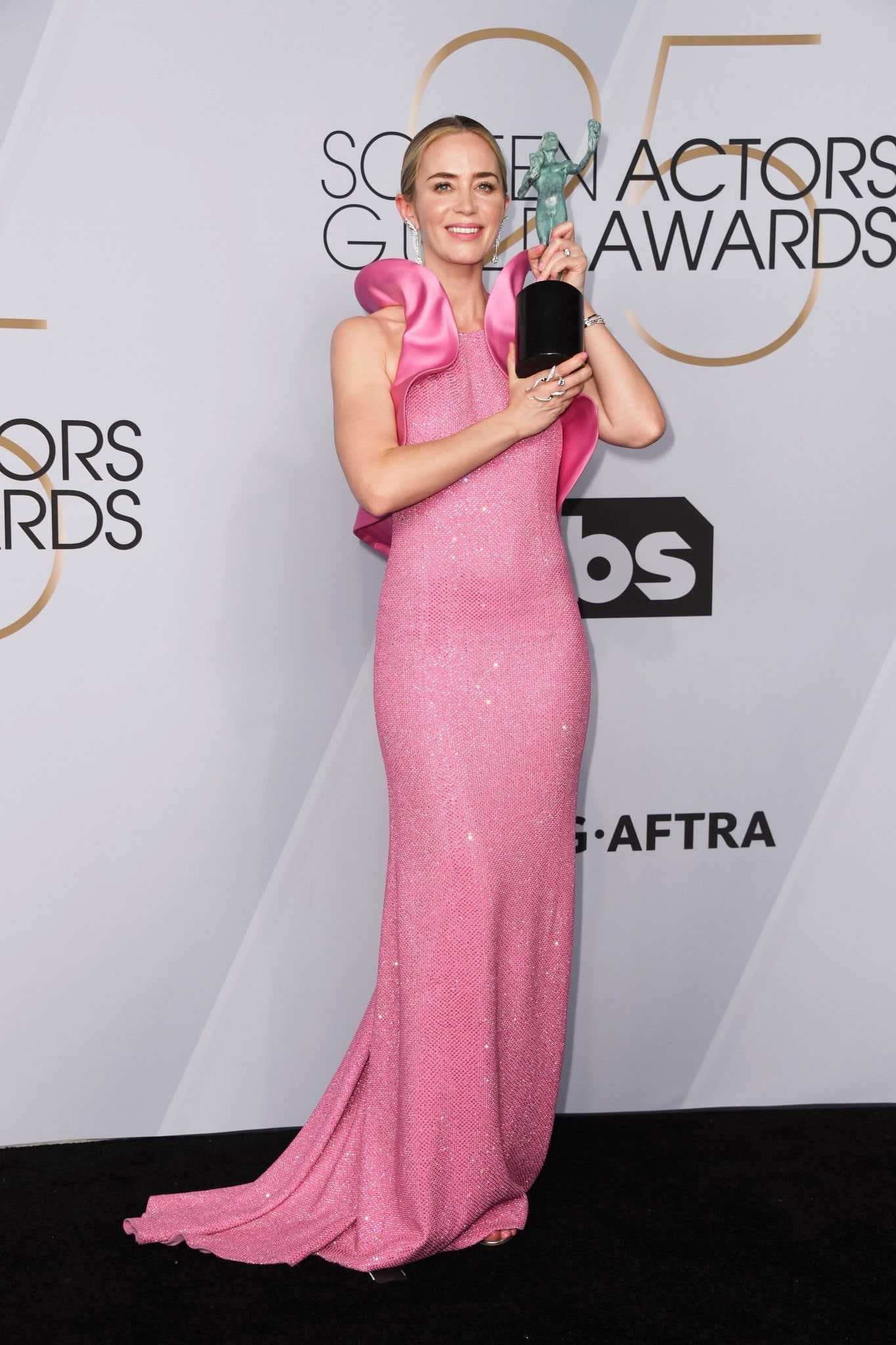 Emily_Blunt_-_25th_Annual_Screen_Actors_Guild_Awards_Pressroom_in_Los_Angeles_01272019-19.jpg