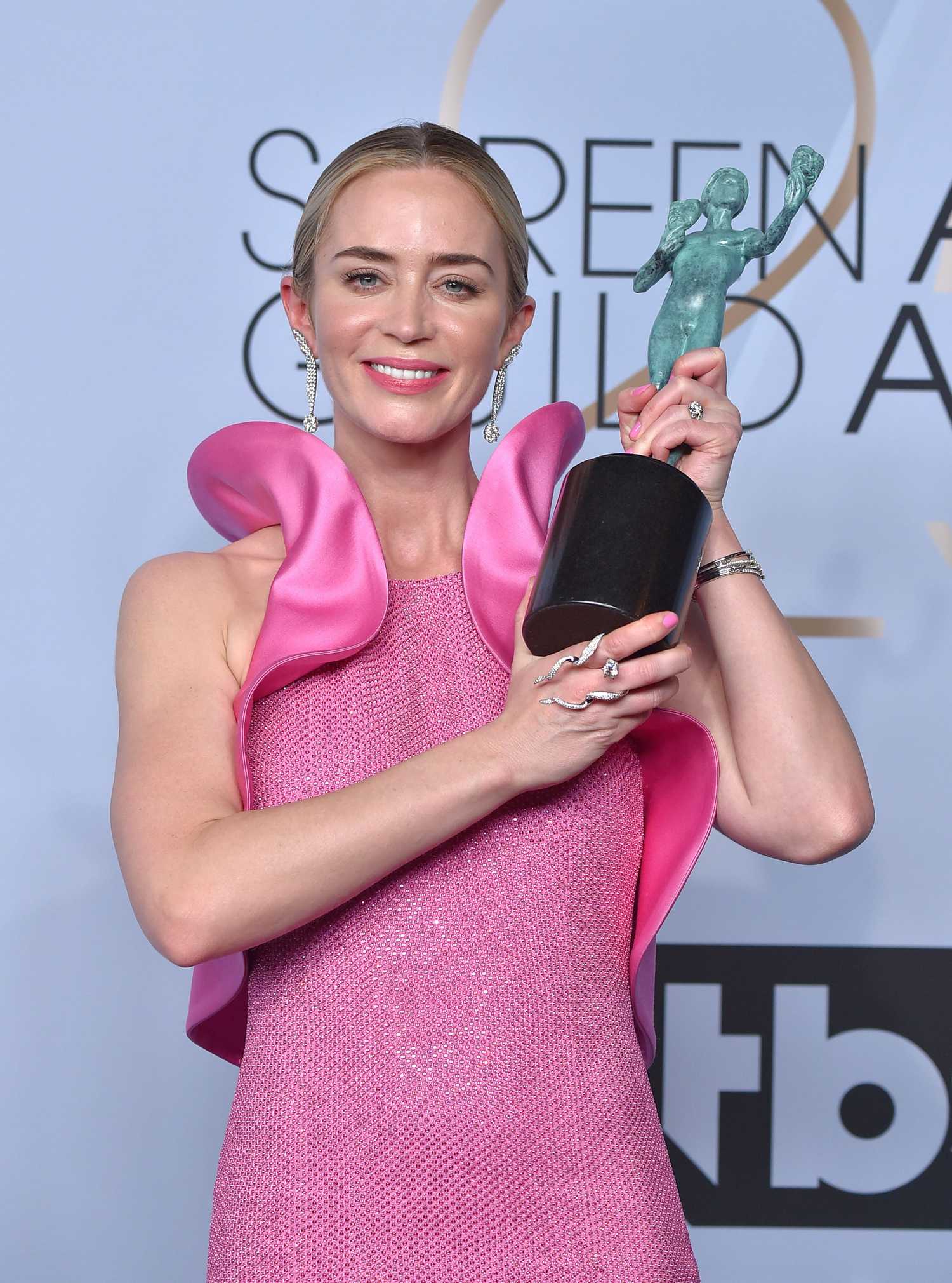 Emily_Blunt_-_25th_Annual_Screen_Actors_Guild_Awards_Pressroom_in_Los_Angeles_01272019-36.JPG