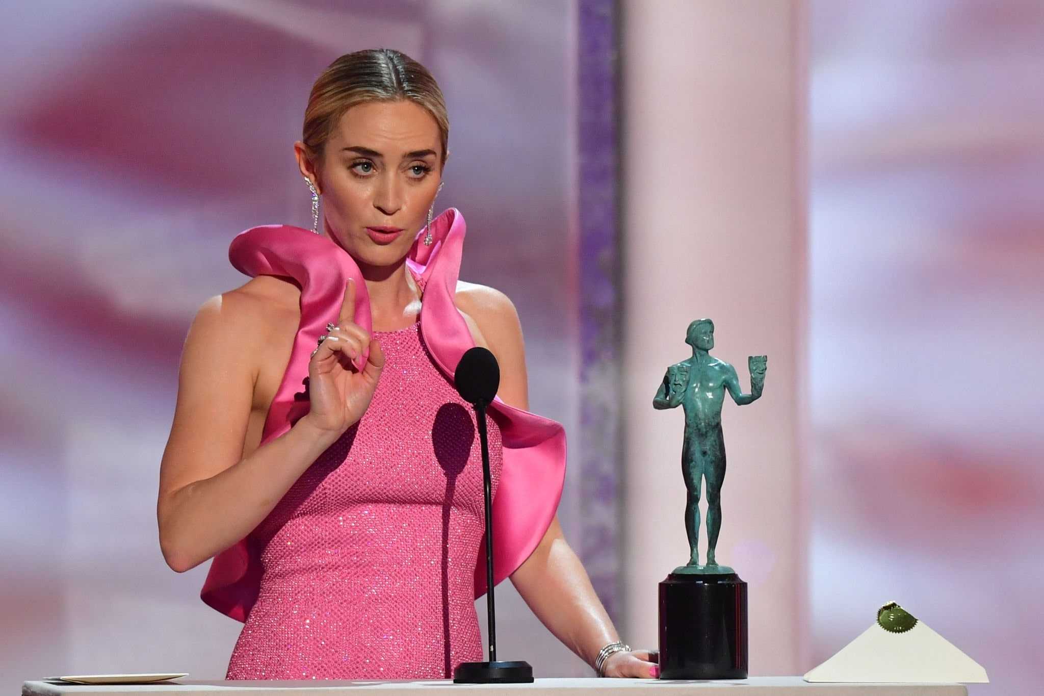 Emily_Blunt_-_25th_Annual_Screen_Actors_Guild_Awards_Show_in_Los_Angeles_01272019-01.jpg