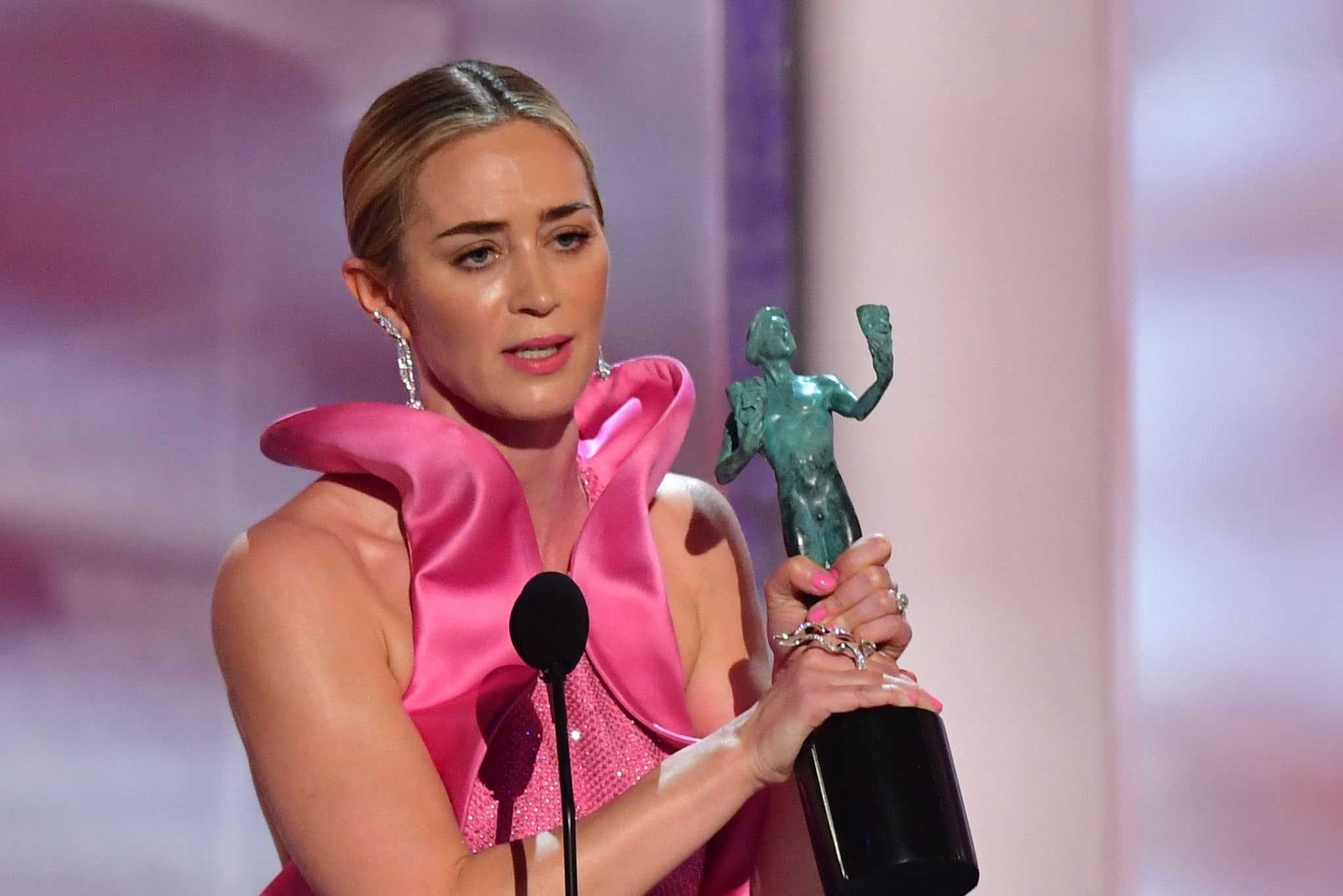 Emily_Blunt_-_25th_Annual_Screen_Actors_Guild_Awards_Show_in_Los_Angeles_01272019-08.jpg