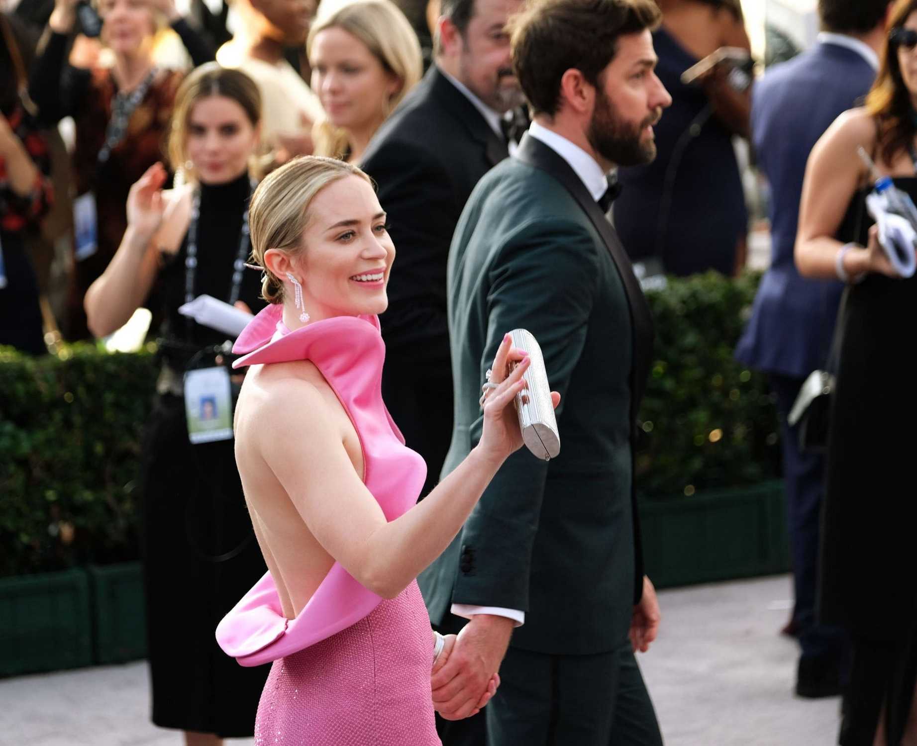 Emily_Blunt_-_25th_Annual_Screen_Actors_Guild_Awards_in_Los_Angeles_01272019-32.jpg