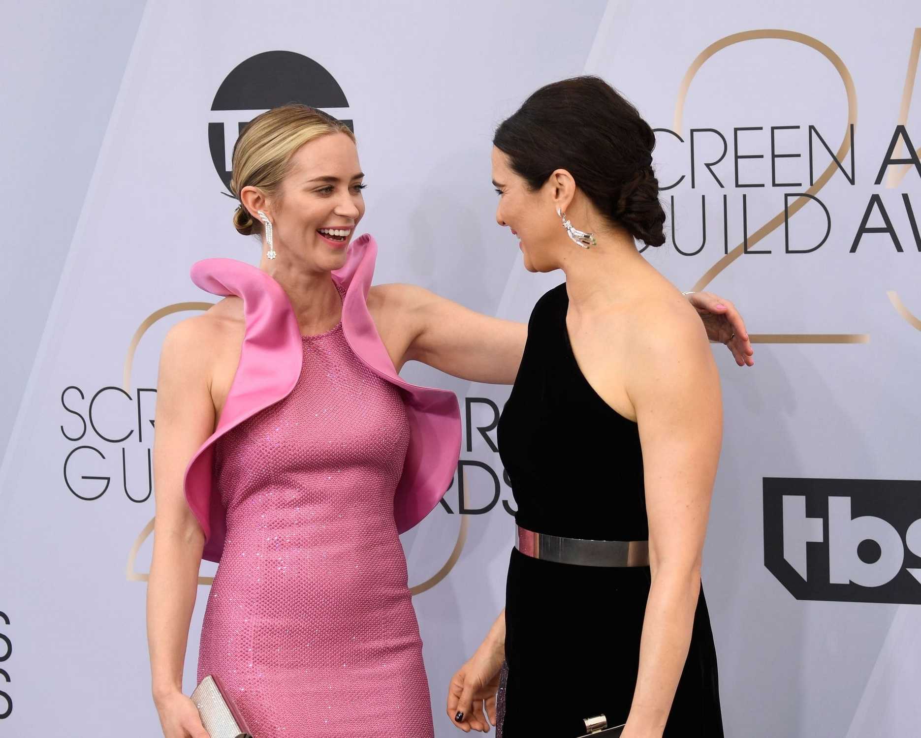 Emily_Blunt_-_25th_Annual_Screen_Actors_Guild_Awards_in_Los_Angeles_01272019-33.jpg