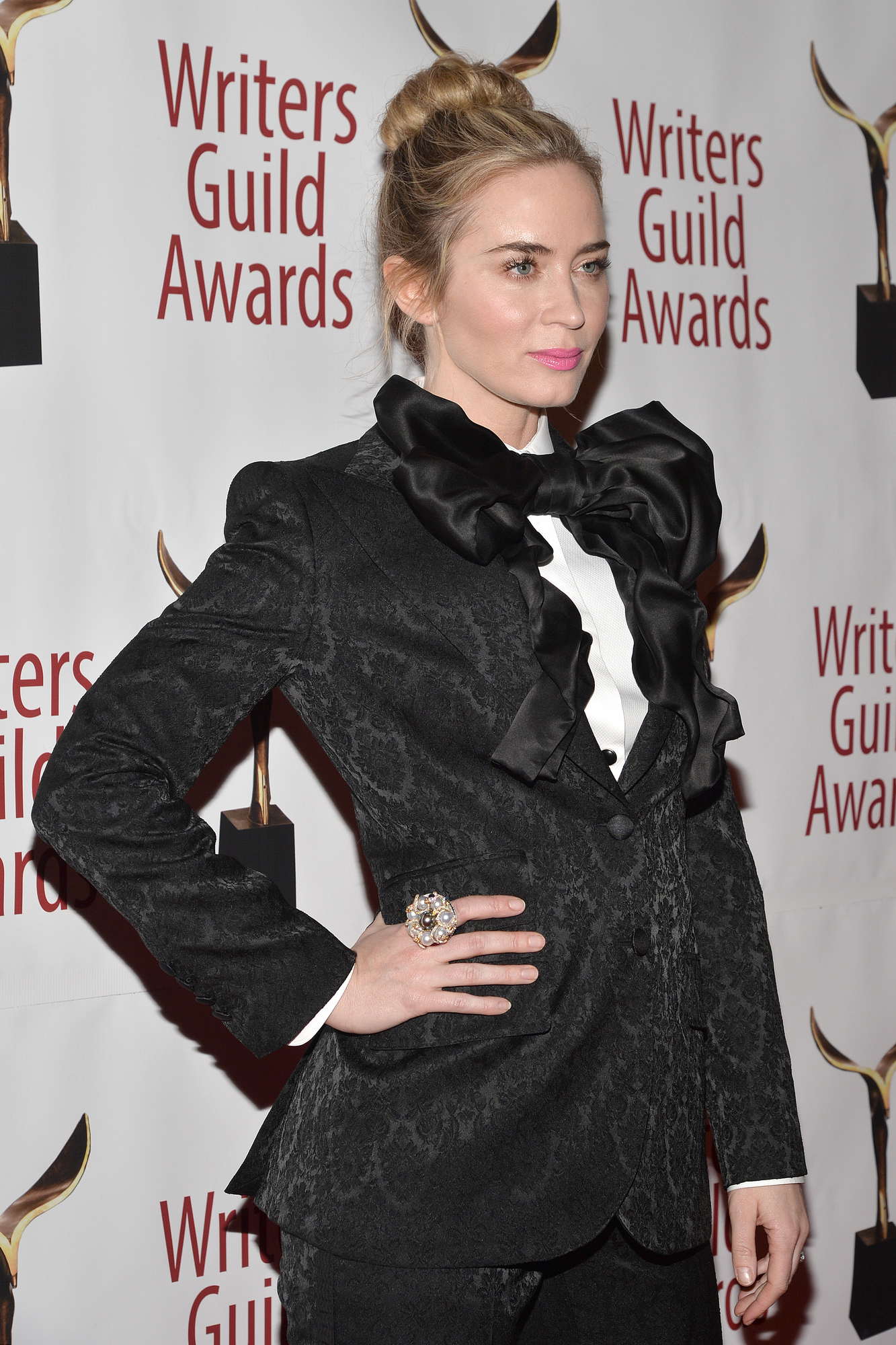 Emily_Blunt_-_71st_Annual_Writers_Guild_Awards_New_York_Ceremomy_-_Feb_17th6.jpg