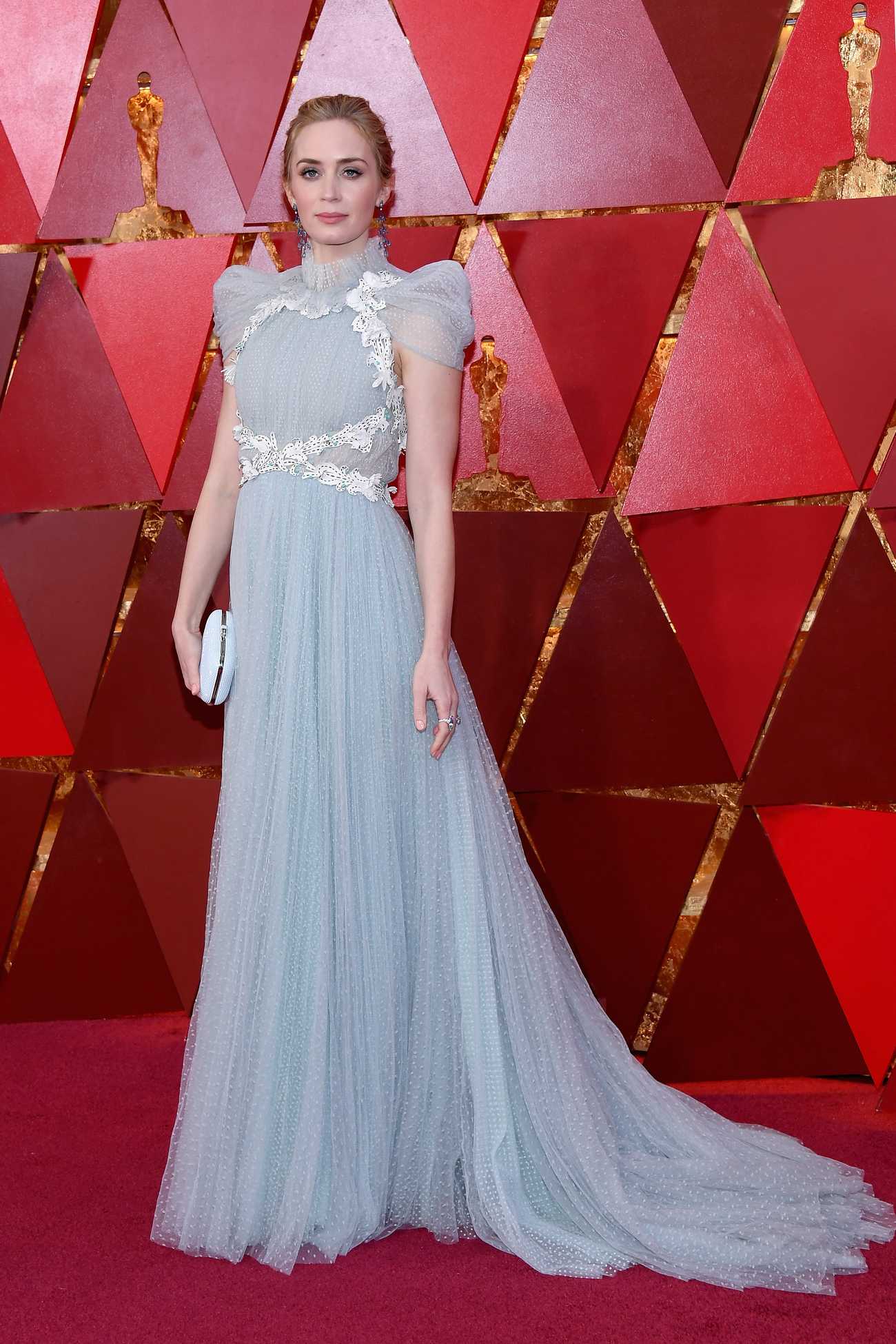 Emily_Blunt_-_90th_Annual_Academy_Awards_on_March_4-05.jpg