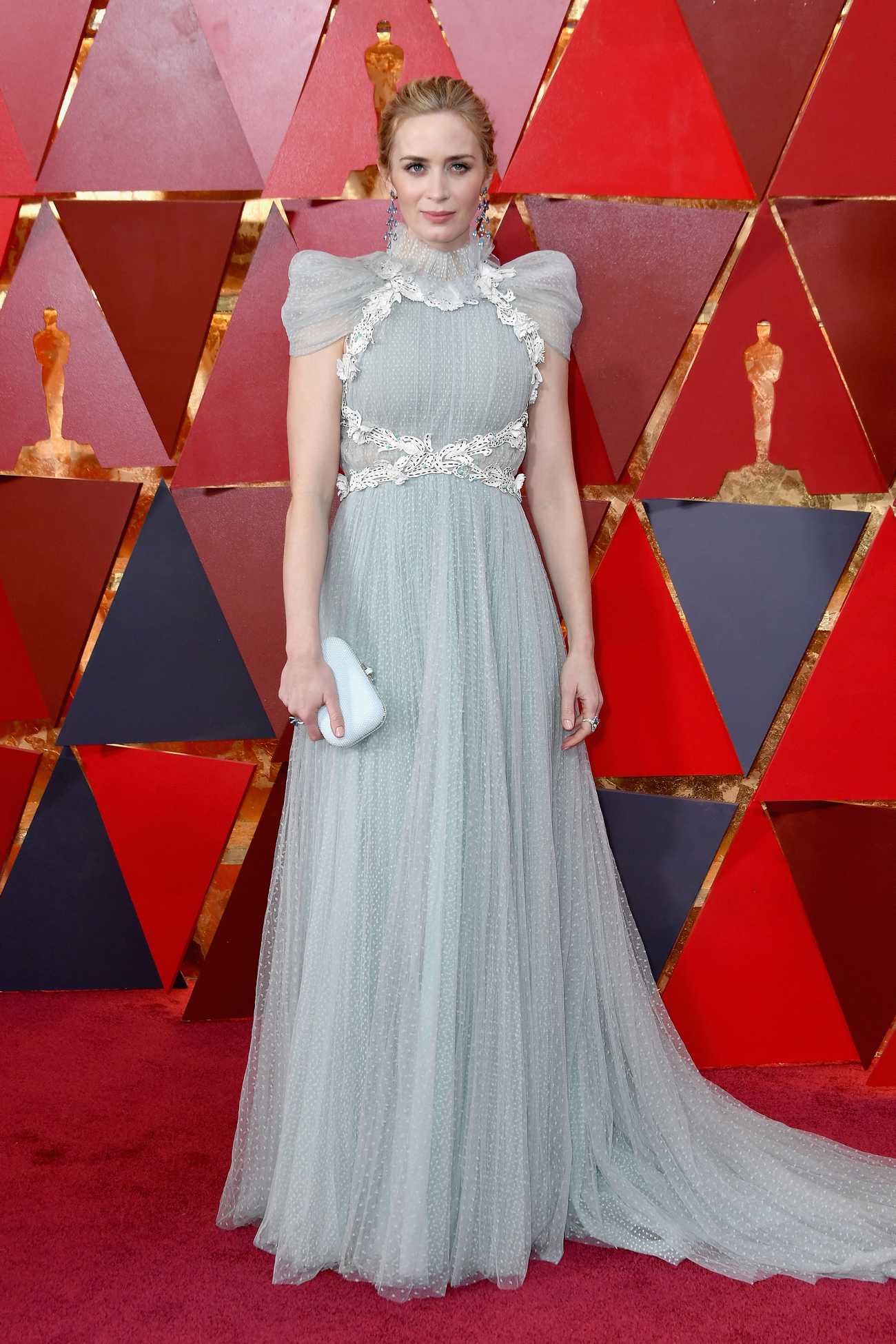 Emily_Blunt_-_90th_Annual_Academy_Awards_on_March_4-06.jpg