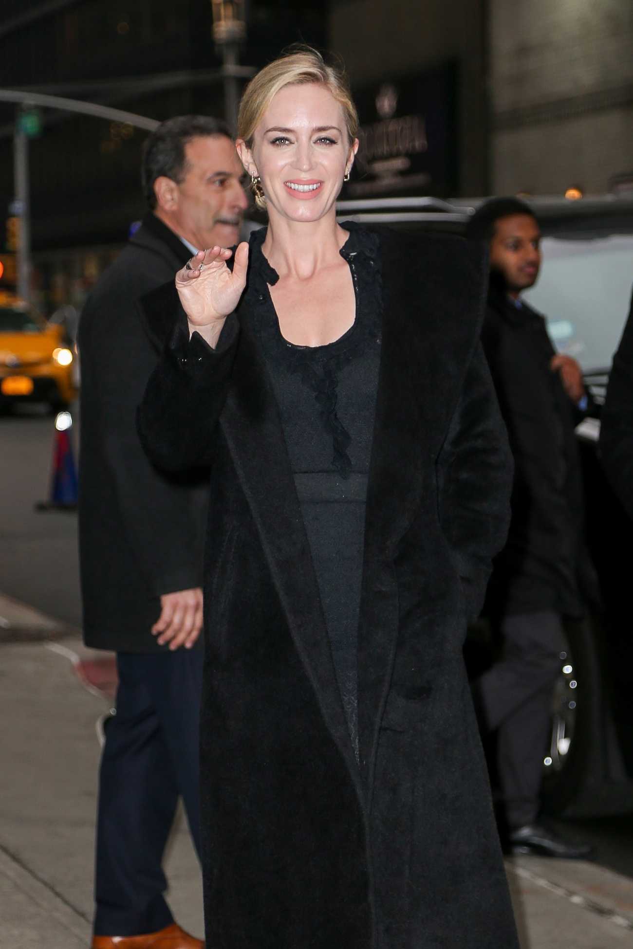 Emily_Blunt_-_Arriving_at_The_Late_Show_with_Stephen_Colbert_in_New_York_on_March_29-01.jpg