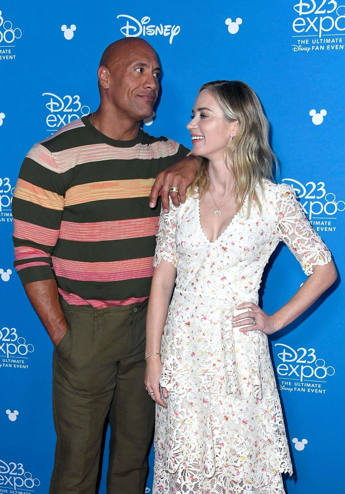 Emily_Blunt_-_D23_Expo_in_Anaheim2C_CA_August_242C_2019-05.jpg