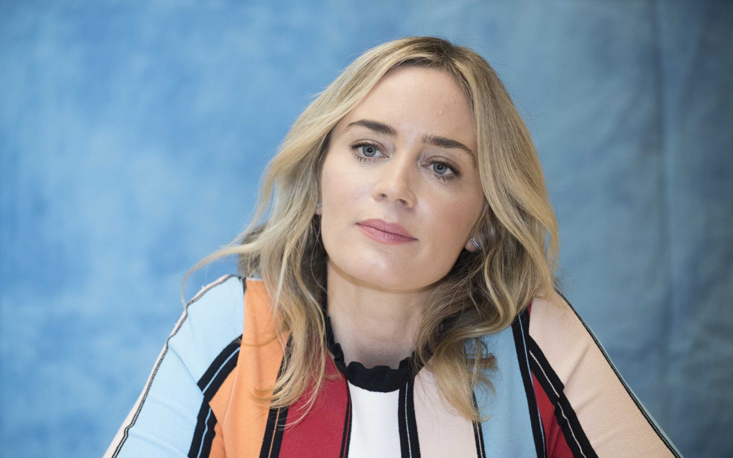 Emily_Blunt_-_Disney_s_Mary_Poppins_Return_press_conference_11282018-04.jpg