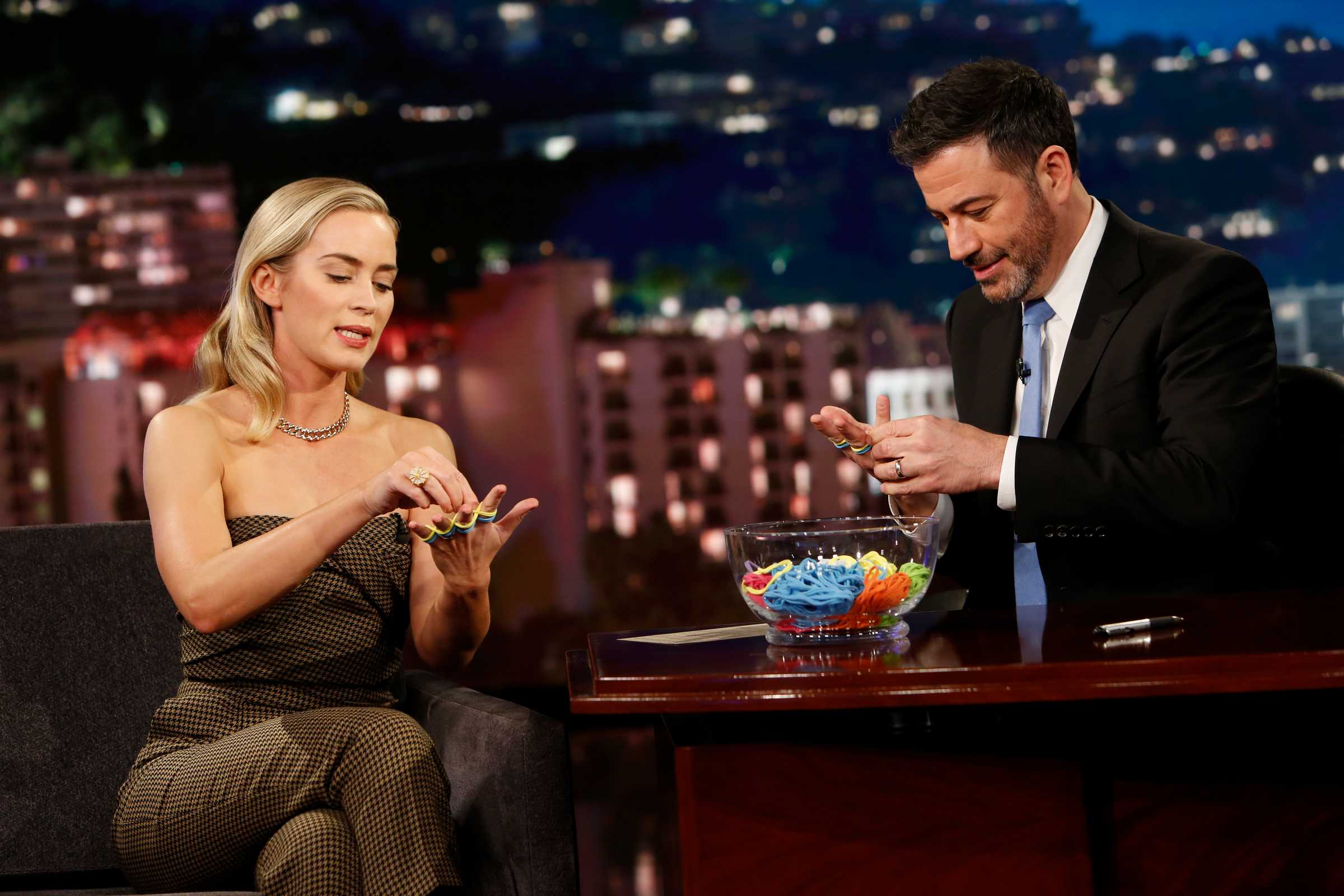 Emily_Blunt_-_Jimmy_Kimmel_Live_March_10_2020-08.jpg