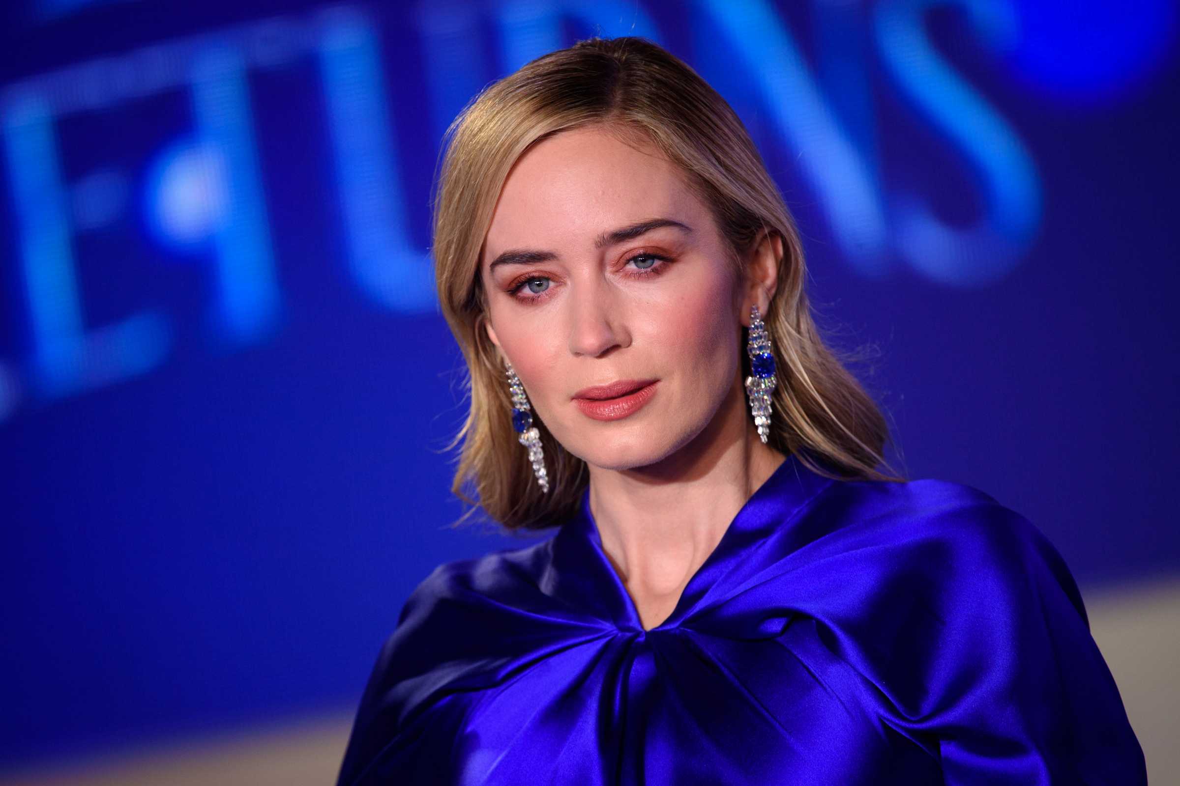 Emily_Blunt_-_Mary_Poppins_Returns_European_Premiere_12122018-04.jpg