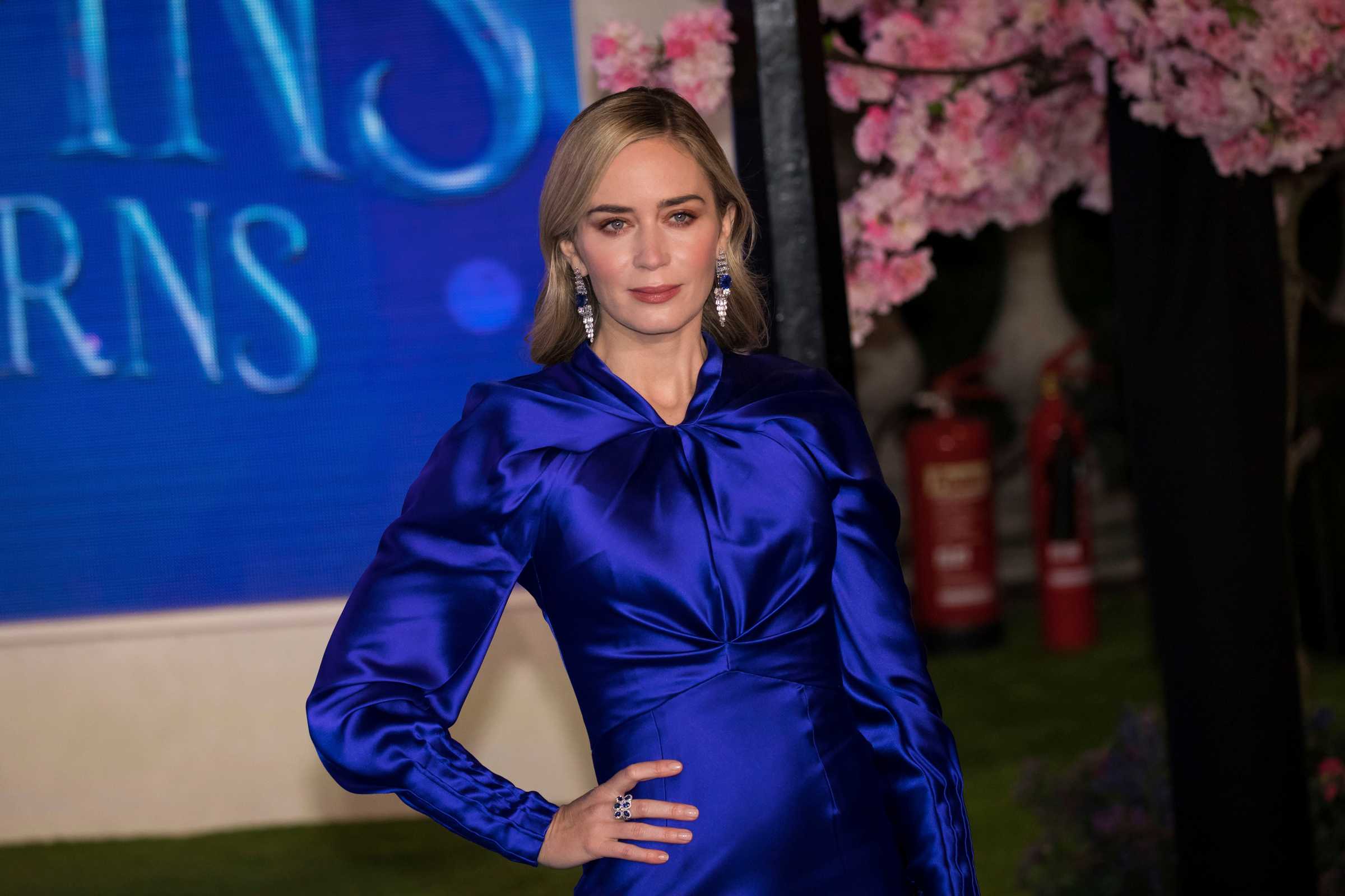 Emily_Blunt_-_Mary_Poppins_Returns_European_Premiere_12122018-07.jpg