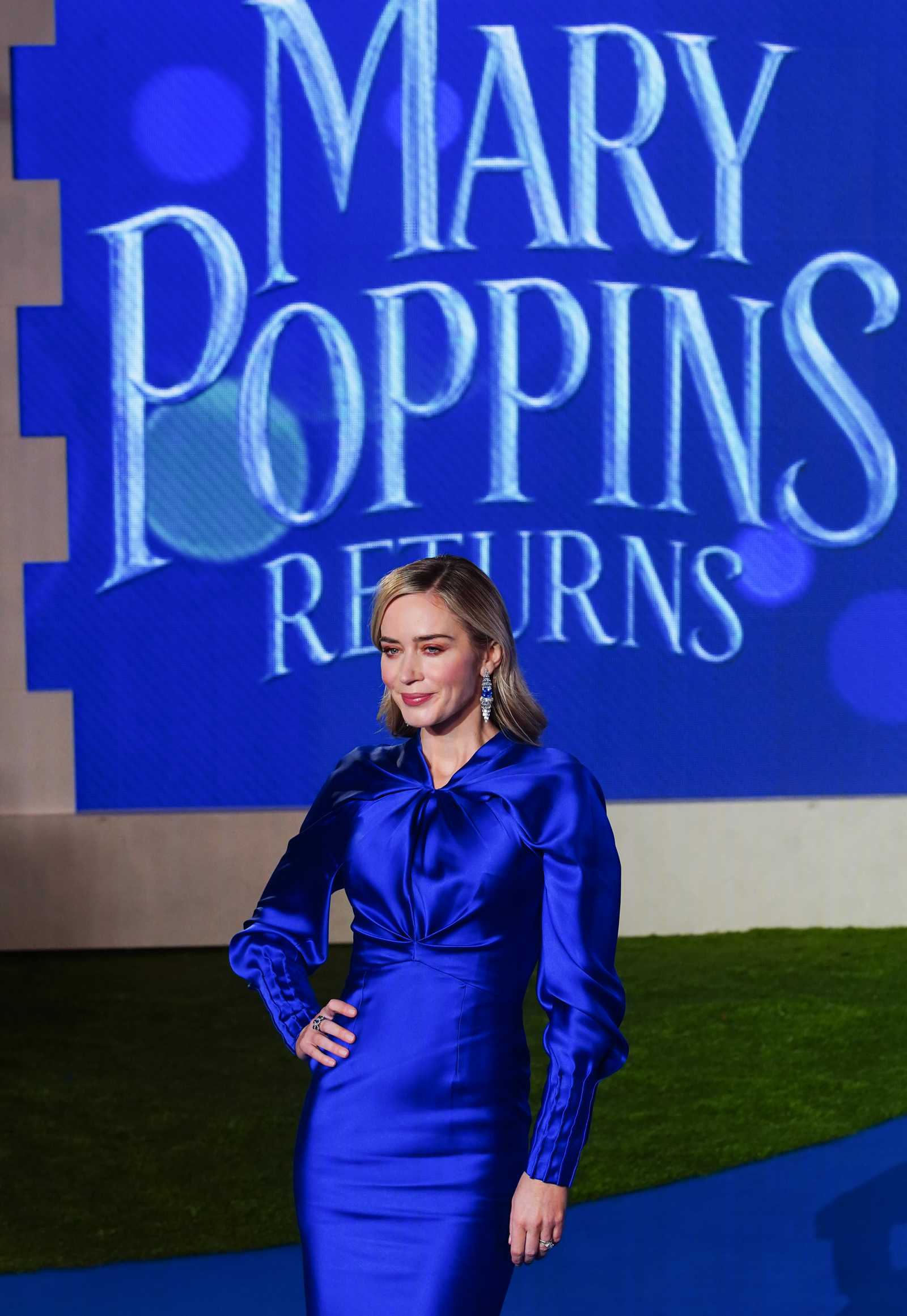 Emily_Blunt_-_Mary_Poppins_Returns_European_Premiere_12122018-15.jpg