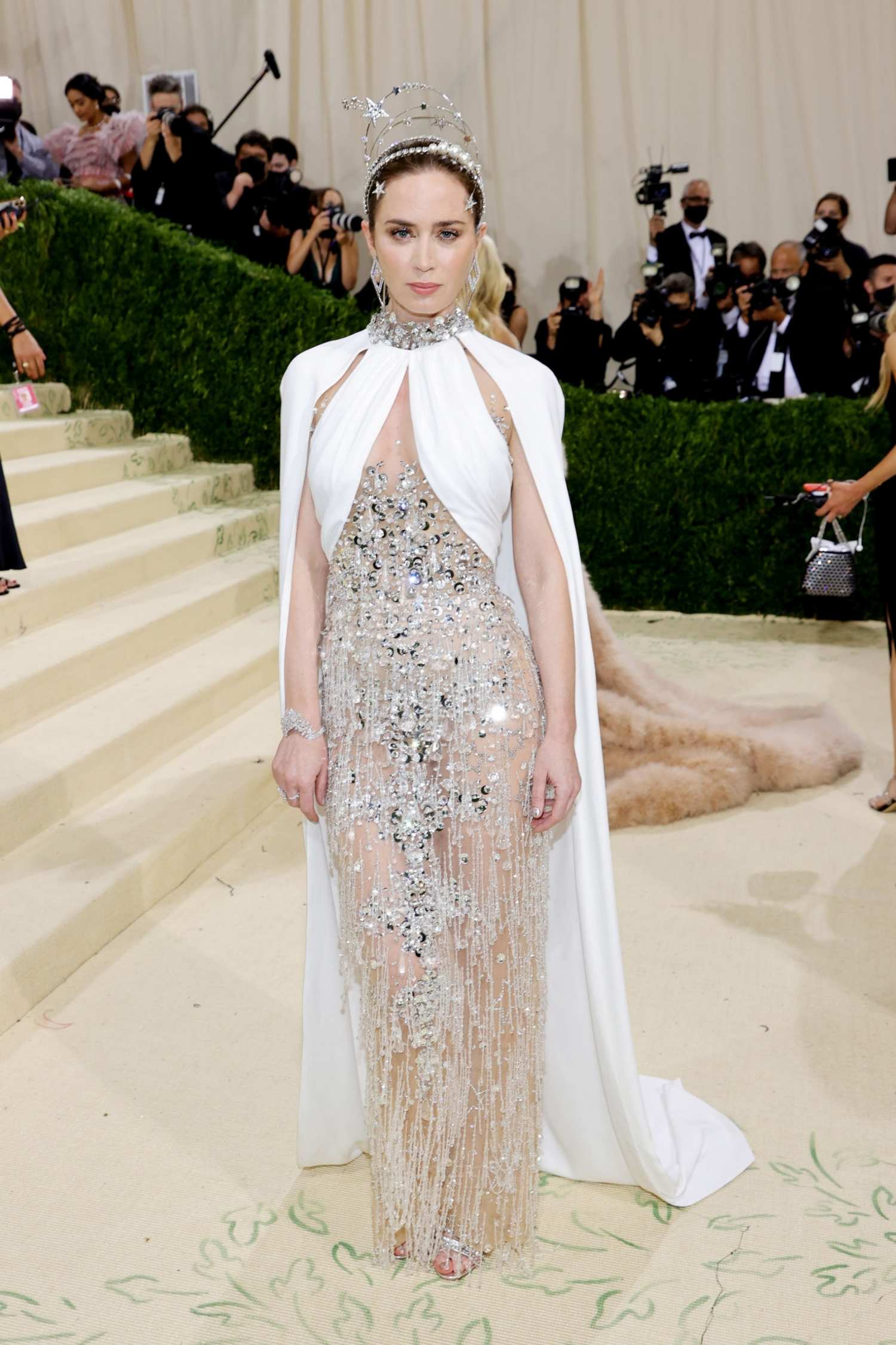 Emily_Blunt_-_Met_Gala_Celebrating_In_America_A_Lexicon_Of_Fashion__09132021_00009.jpg