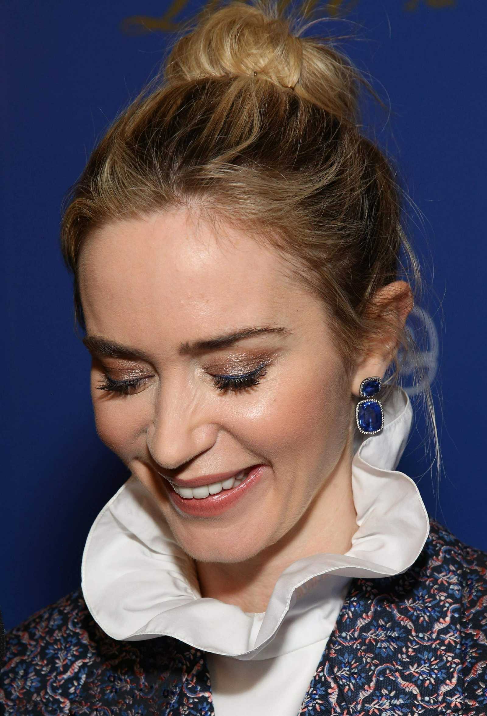 Emily_Blunt_-_The_Cinema_Society_s_Screening_of___Mary_Poppins_Returns___in_New_York_City_12172018-04.jpg
