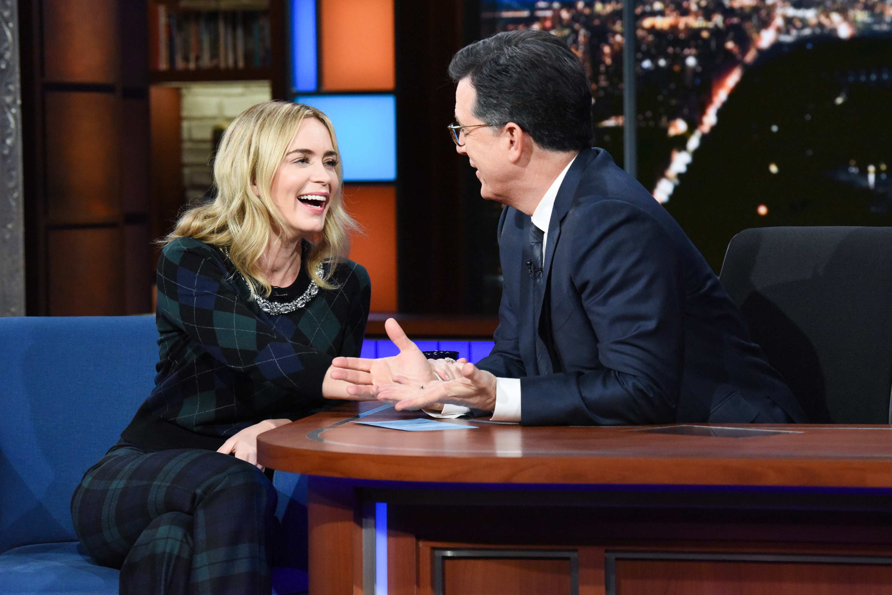 Emily_Blunt_-_The_Late_Show_with_Stephen_Colbert_-_December_18_2018-01.jpg