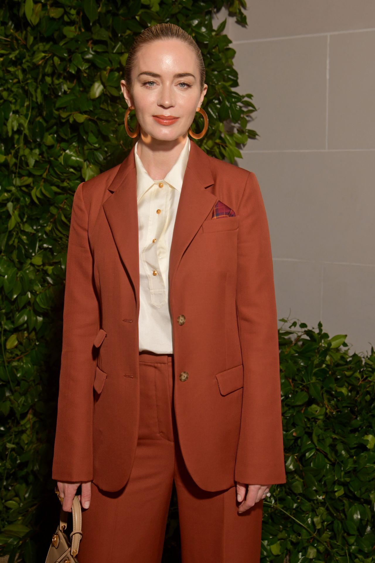 Emily_Blunt_-_Tory_Burch_NYFW_SS20_at_the_Brooklyn_Museum_on_September_082C_2019_in_Brooklyn_City-07.jpg