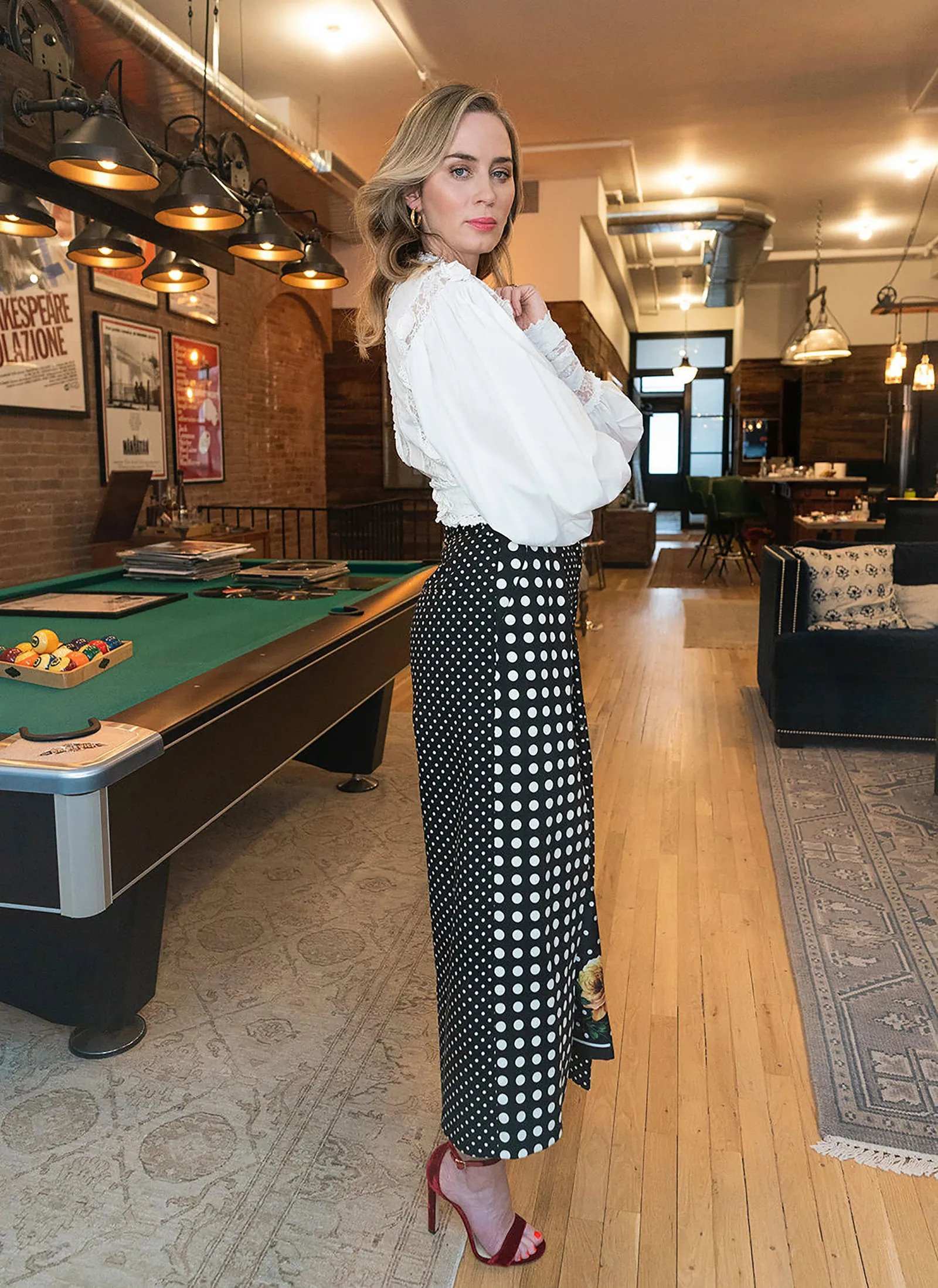 Emily_Blunt_-_Vogue_December_2020_02.jpg