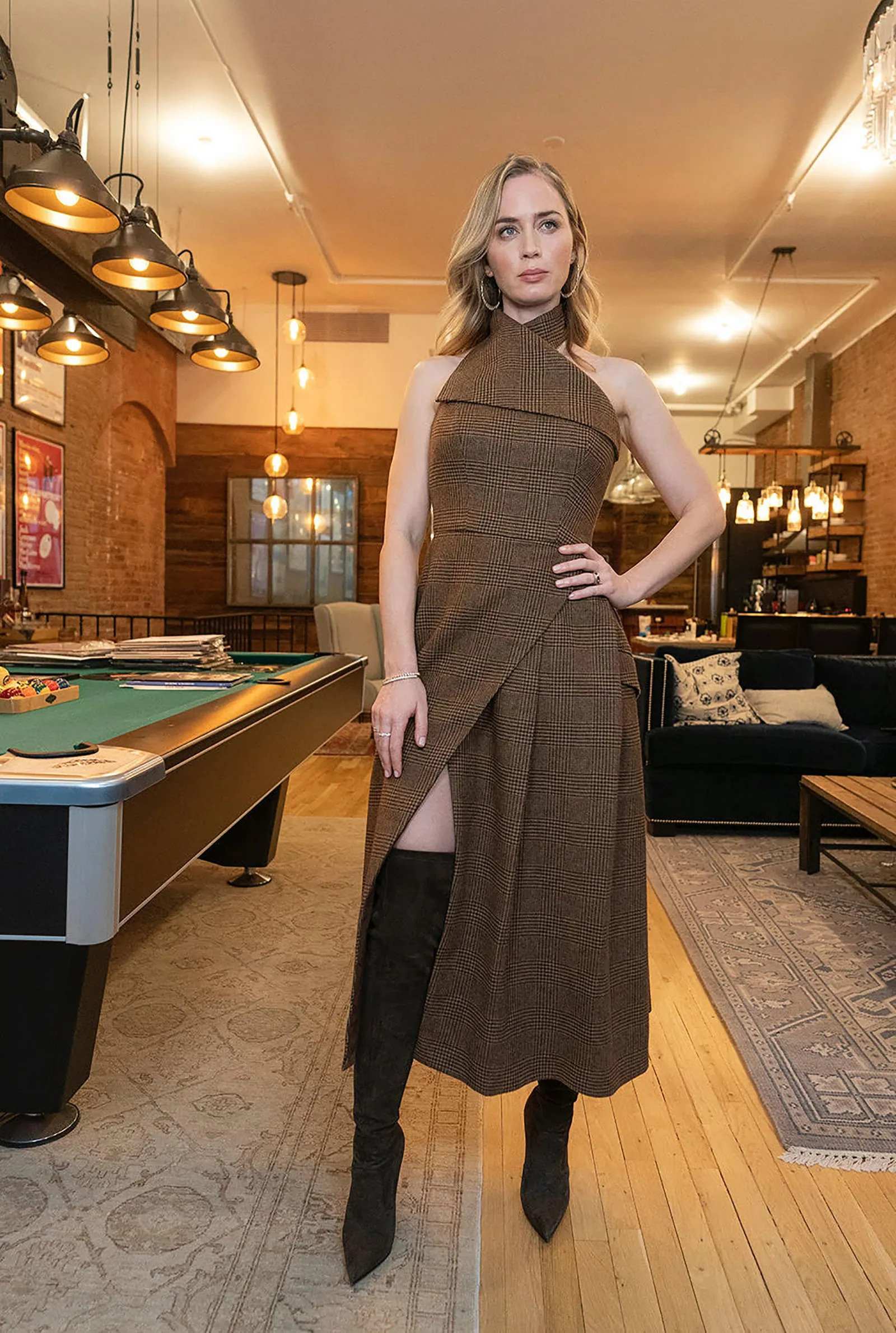 Emily_Blunt_-_Vogue_December_2020_08.jpg