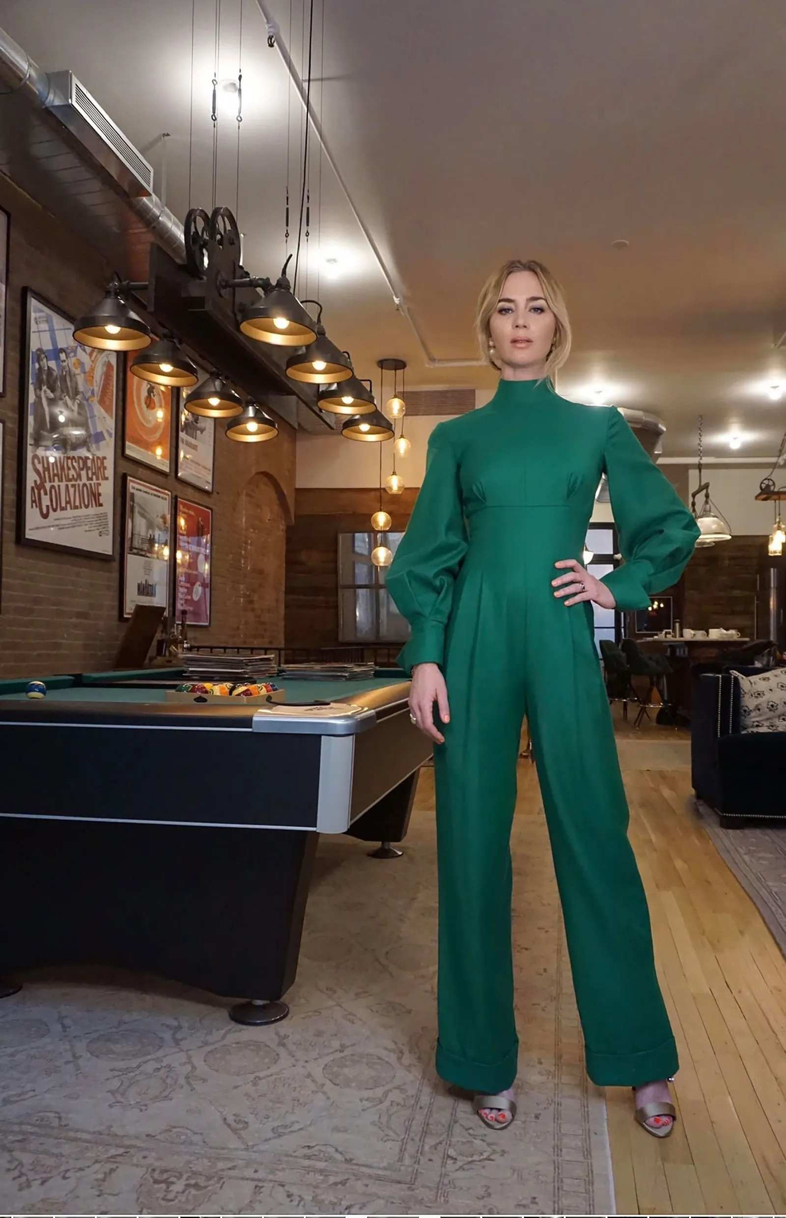 Emily_Blunt_-_Vogue_December_2020_13.jpg
