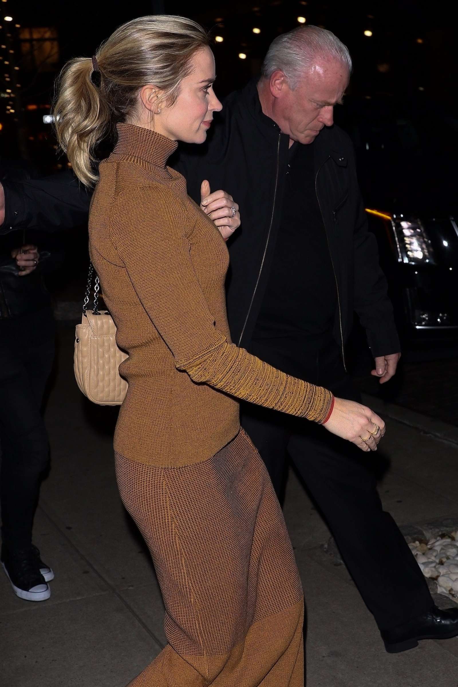 Emily_Blunt_-_leaving_the__Mary_Poppins_Returns__screening_in_NYC_12032018-01.jpg