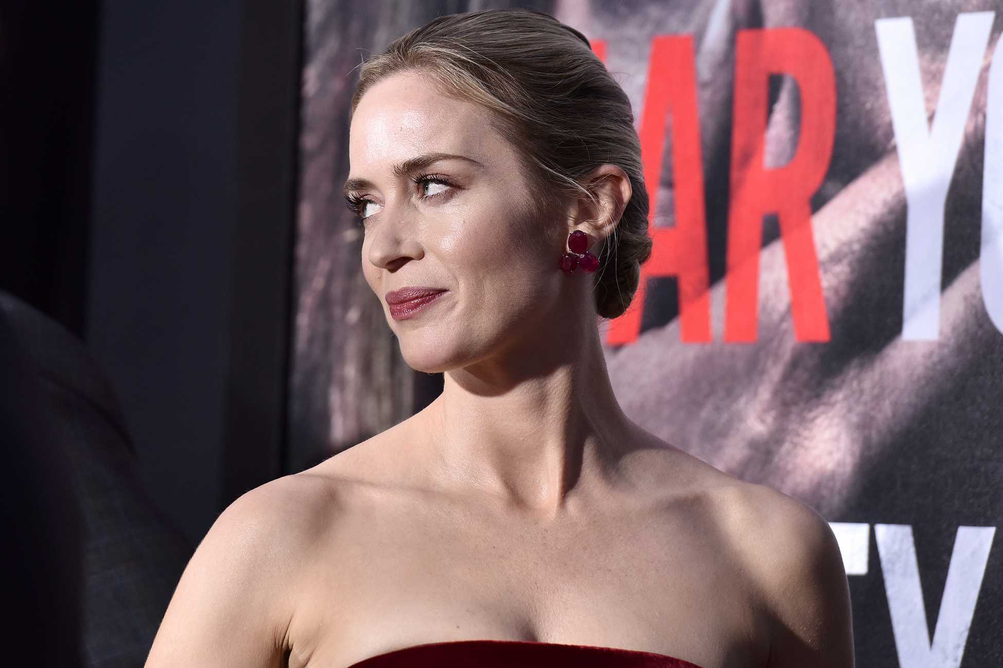 Emily_Blunt___John_Krasinski_-_A_Quiet_Place_Premiere_in_New_York_City_on_April_2_2018-13.jpg