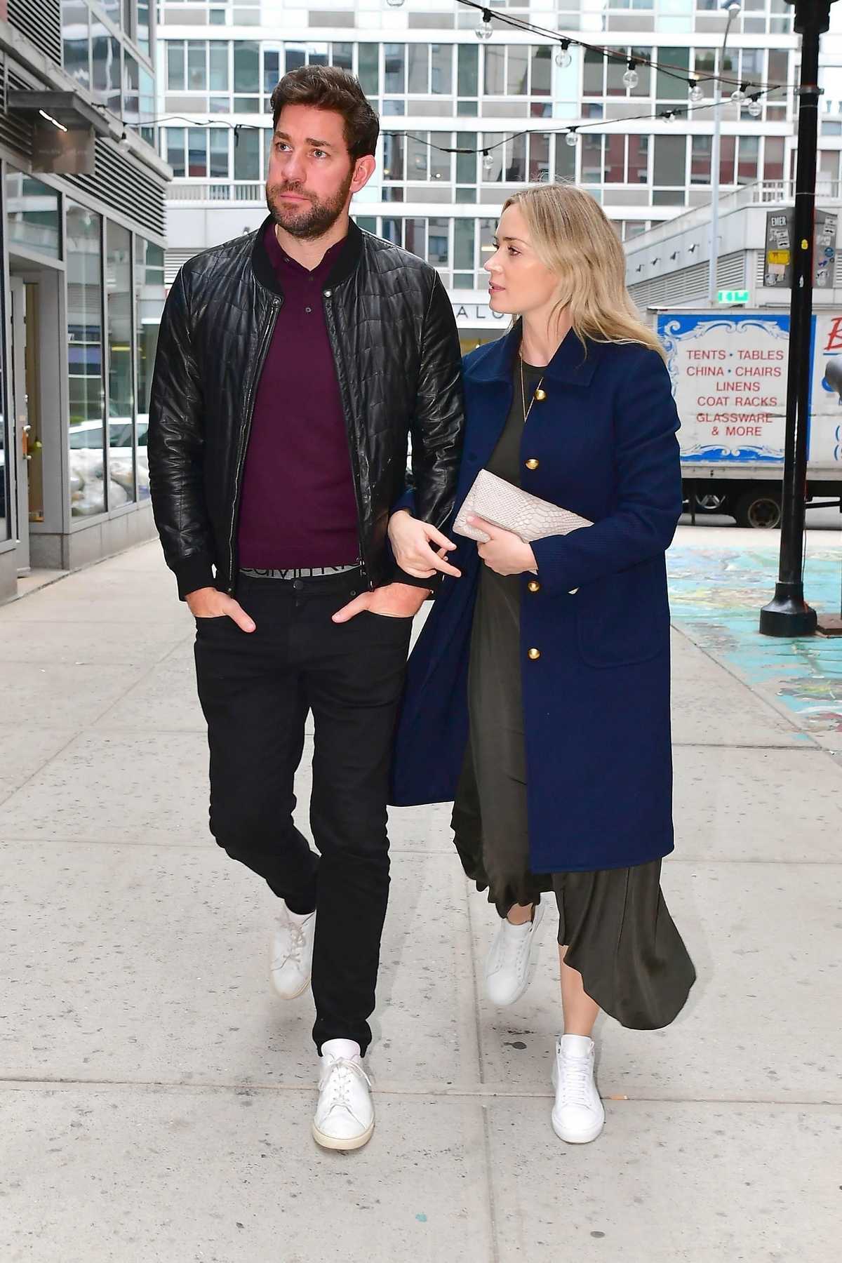 Emily_Blunt___John_Krasinski_-_Go_out_for_a_romantic_dinner_in_New_York_-_April_112C_2019-01.jpg