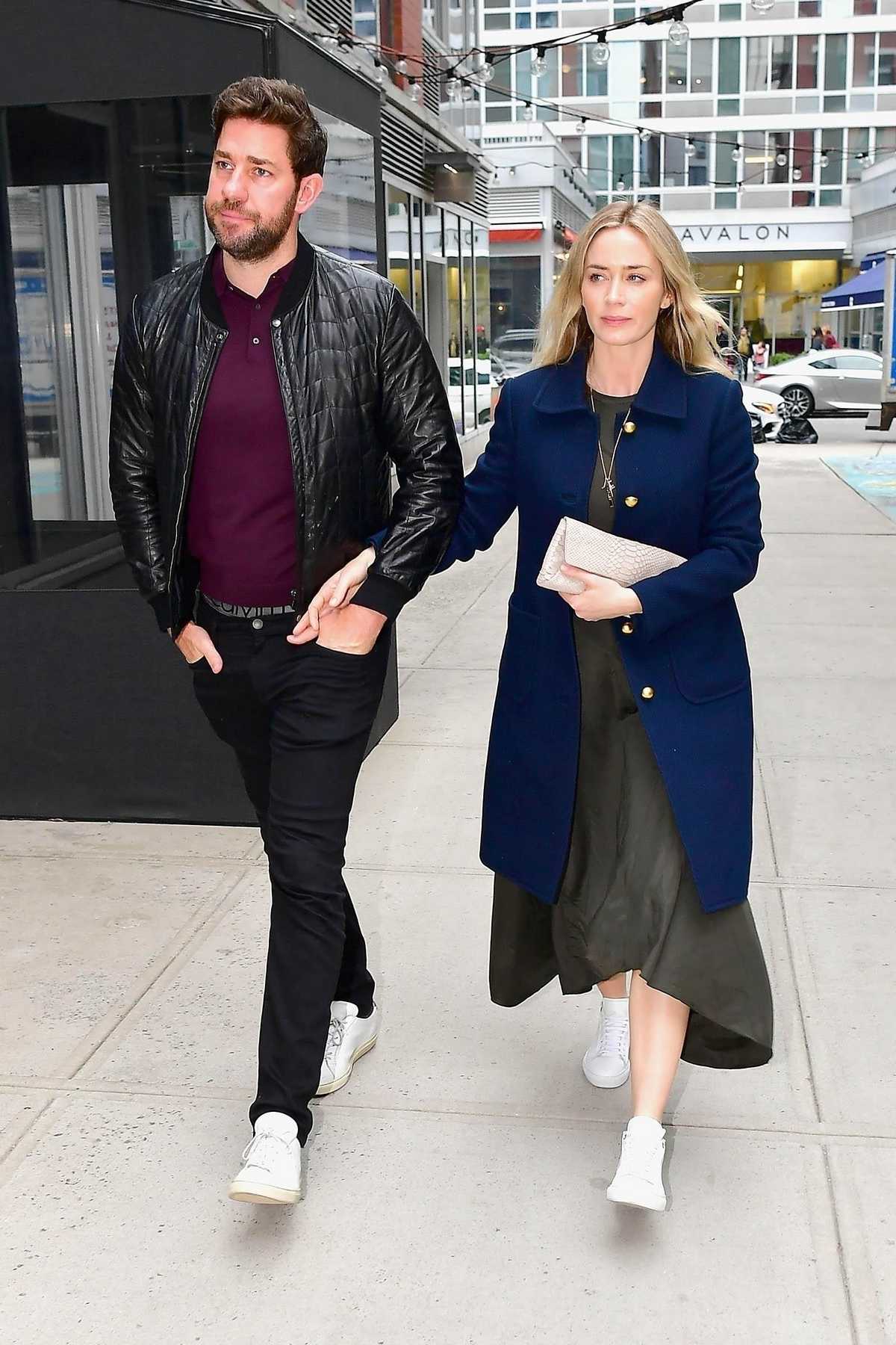 Emily_Blunt___John_Krasinski_-_Go_out_for_a_romantic_dinner_in_New_York_-_April_112C_2019-02.jpg