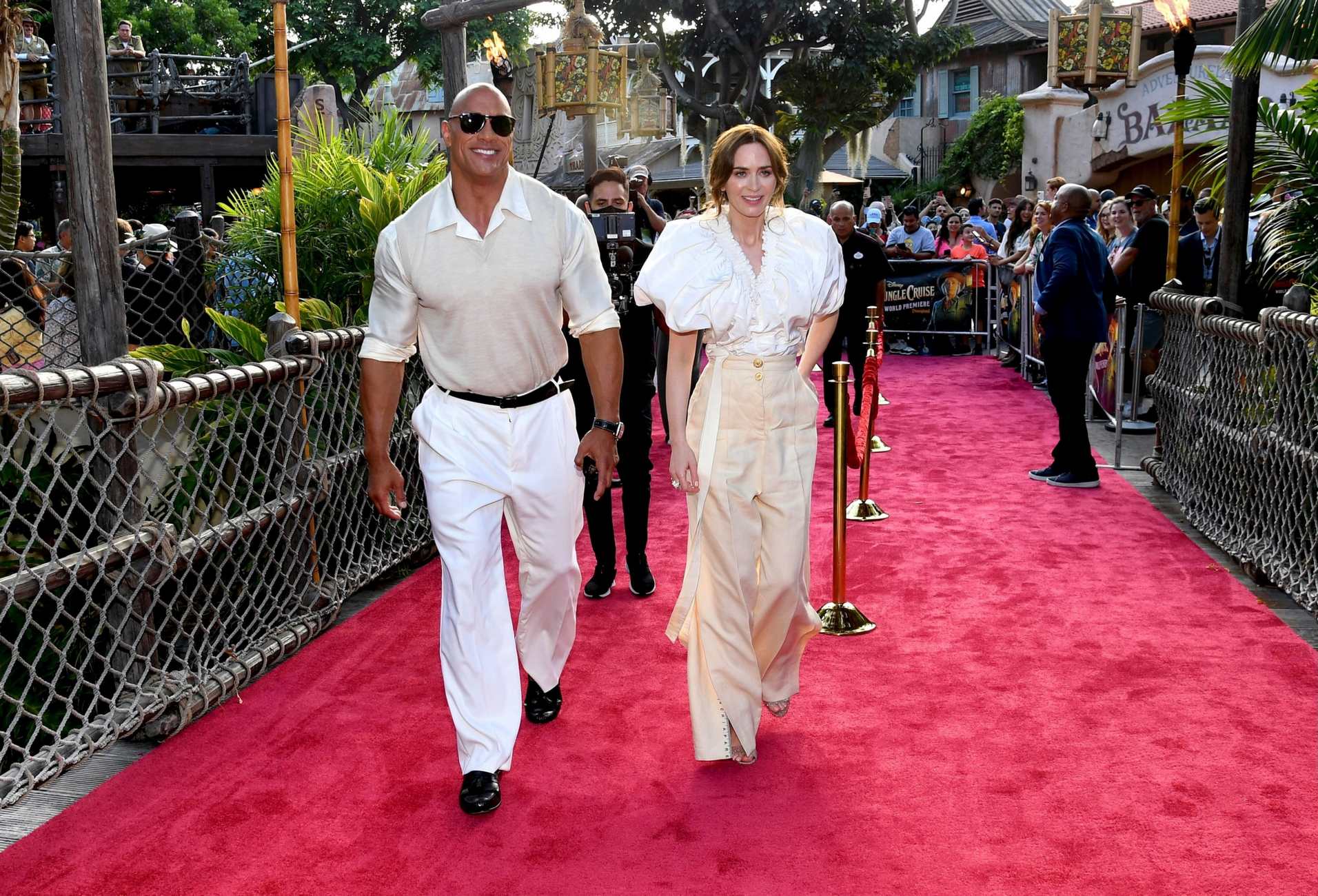 Emily_Blunt_attends_the_World_Premiere_Of_Disney_s_Jungle_Cruise_at_Disneyland_in_Anaheim2C_California__07242021_00005.jpg
