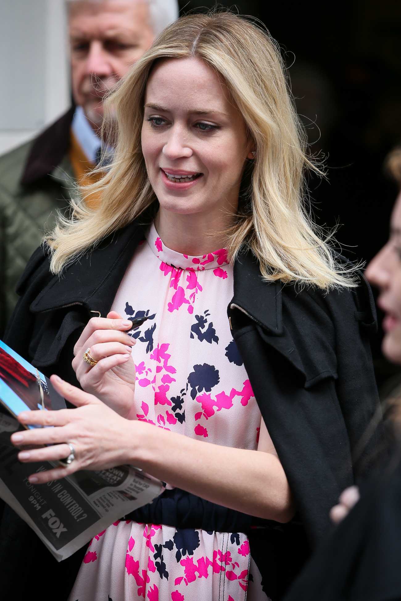Emily_Blunt_exits_BBC_studios_in_London_on_April_6-01.jpg
