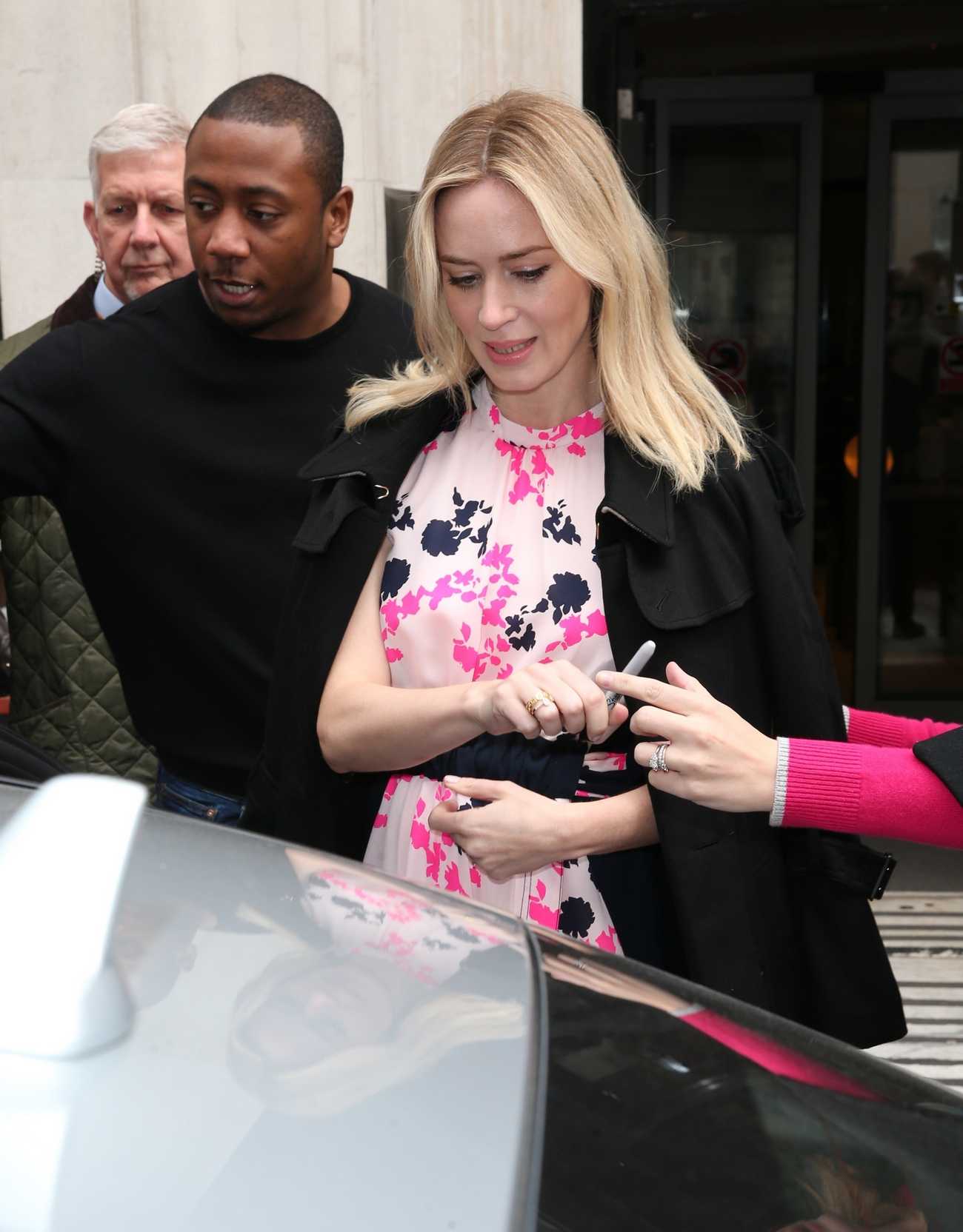 Emily_Blunt_exits_BBC_studios_in_London_on_April_6-04.jpg