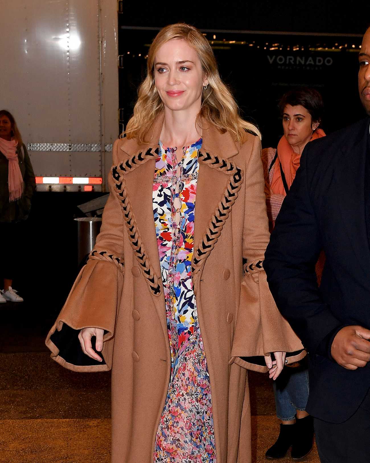Emily_Blunt_in_New_York_on_March_29_2018-04.jpg