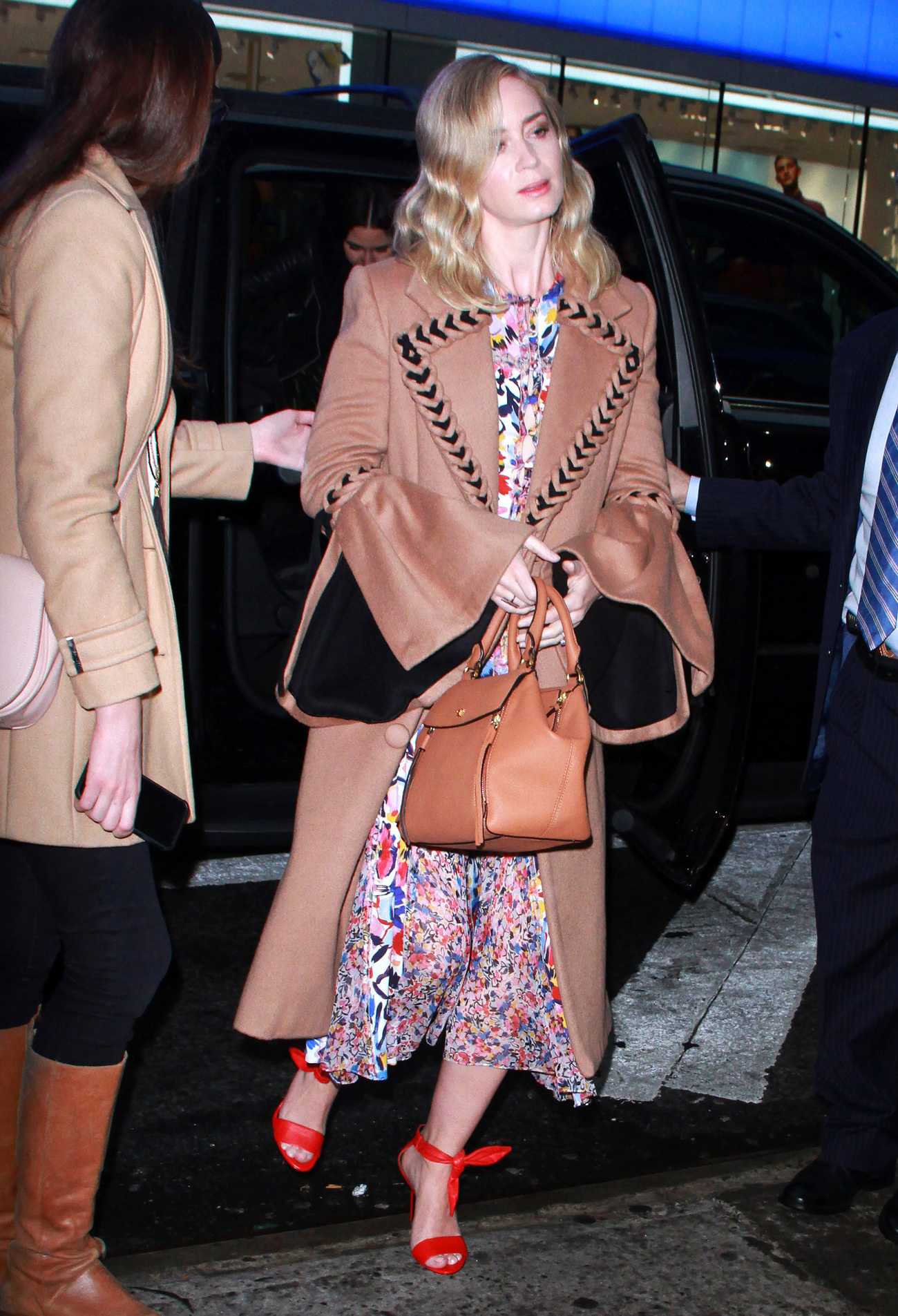 Emily_Blunt_in_New_York_on_March_29_2018-05.jpg